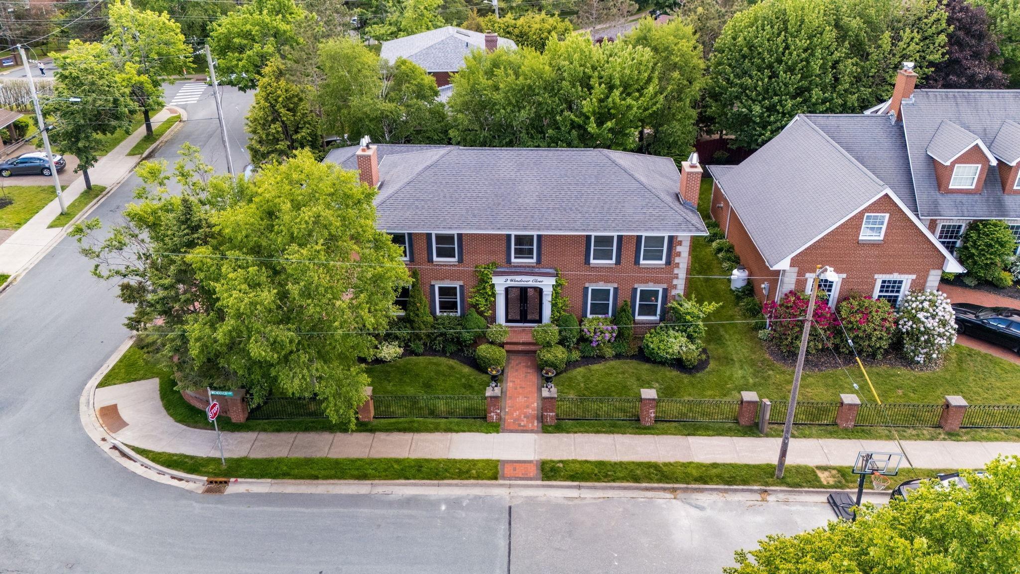 $1,250,000.00: 2 Wendover Close, Halifax Regional Municipality