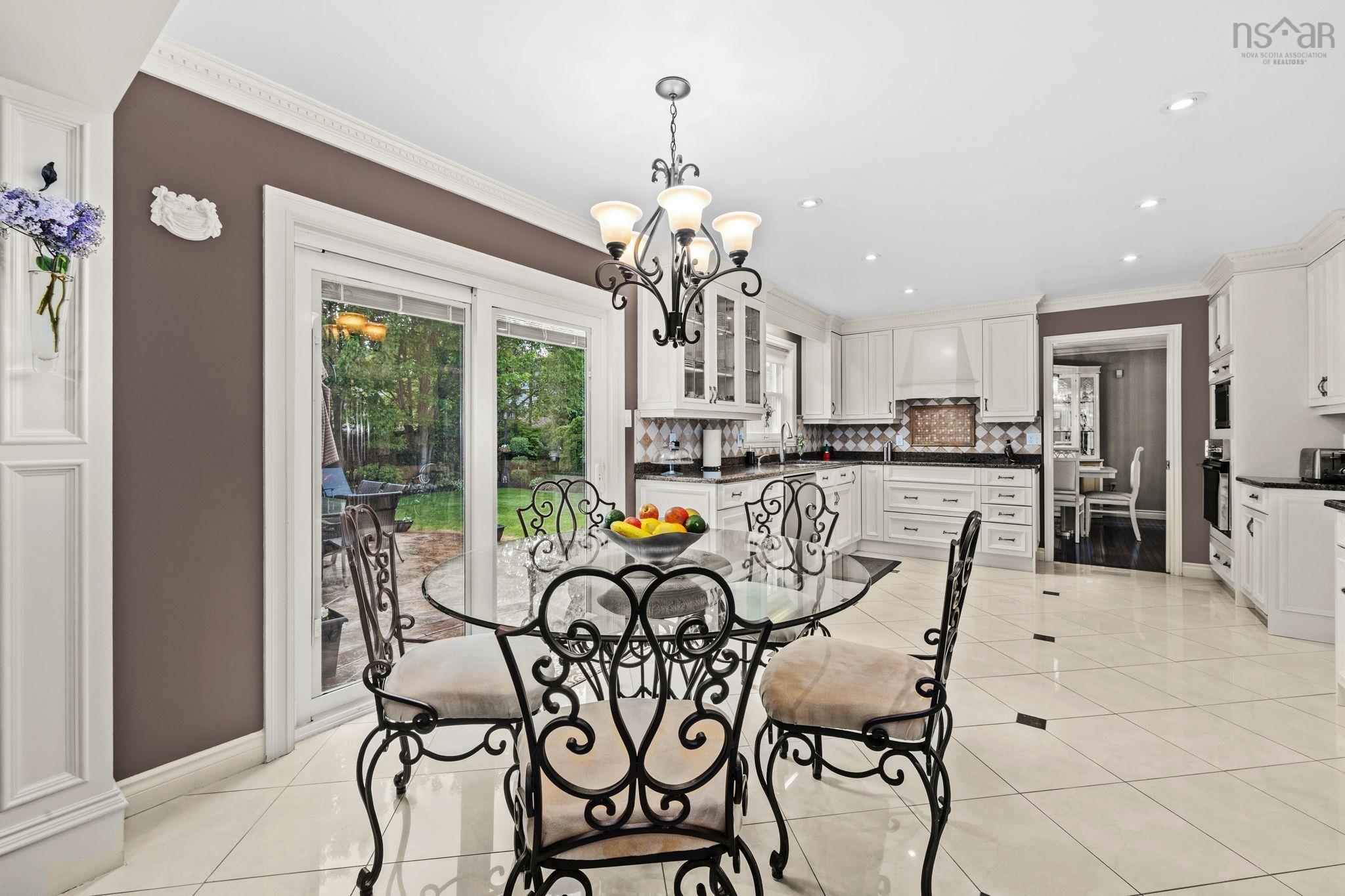 $1,250,000.00: 2 Wendover Close, Halifax Regional Municipality