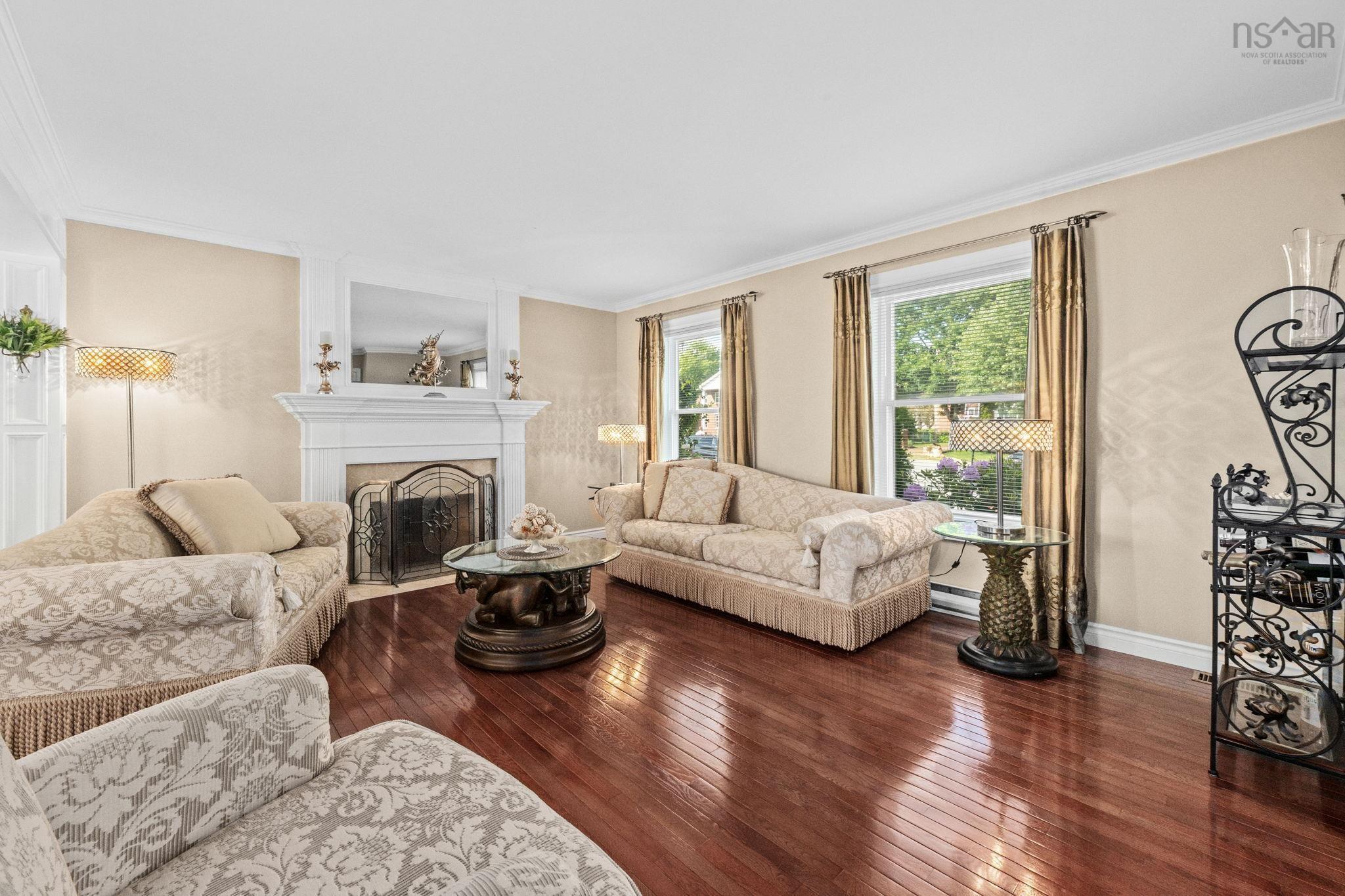 $1,250,000.00: 2 Wendover Close, Halifax Regional Municipality