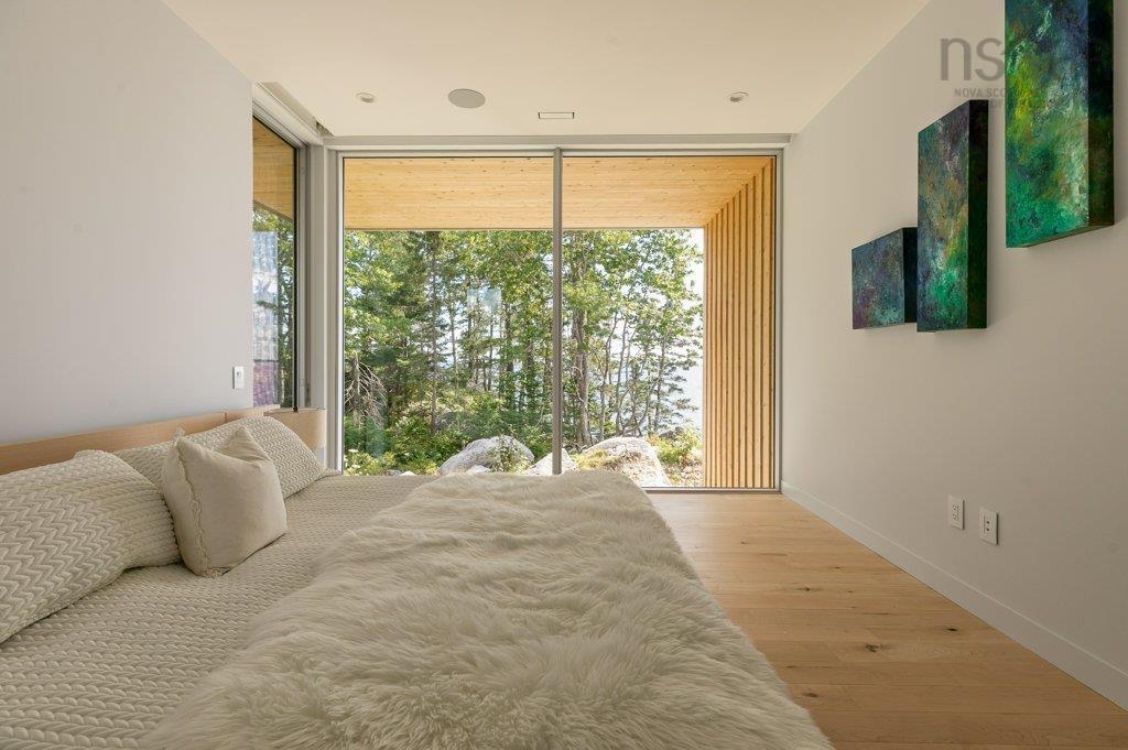 $4,295,000.00: 6949 Highway 329, East River Point