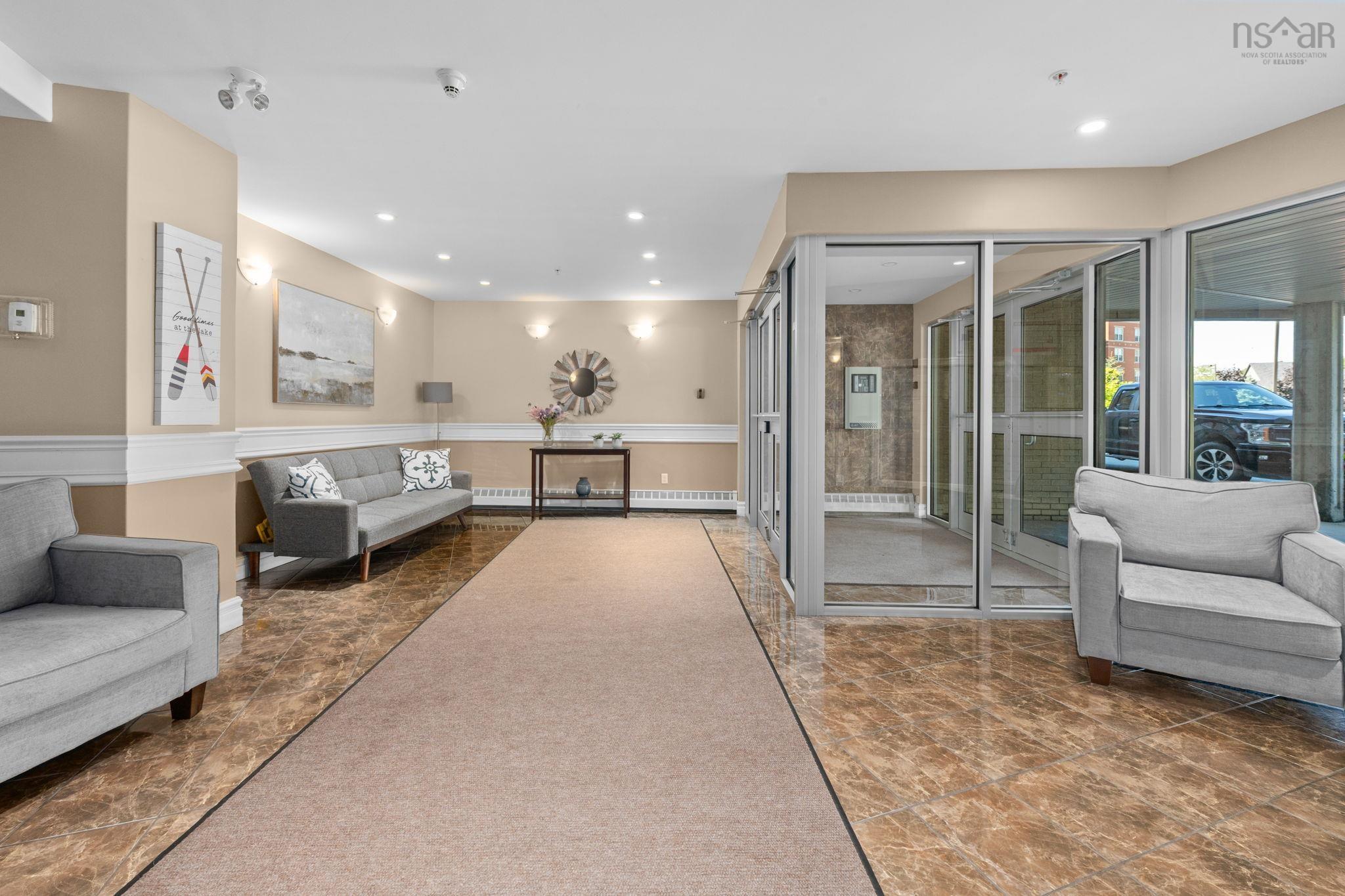 $429,900.00: 111 89 Pebblecreek Crescent, Dartmouth