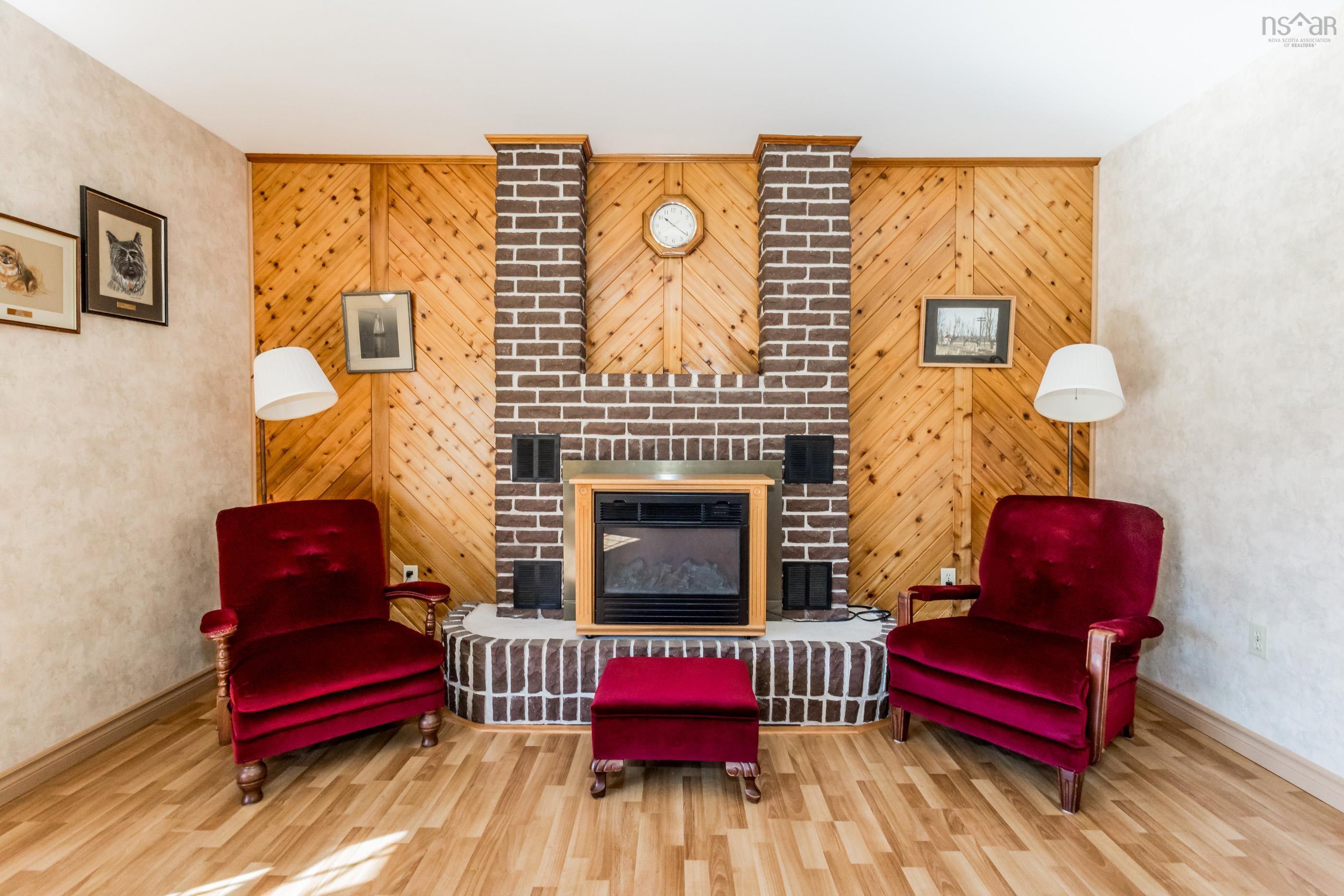 $449,000.00: 5148 Highway 1, Granville Centre