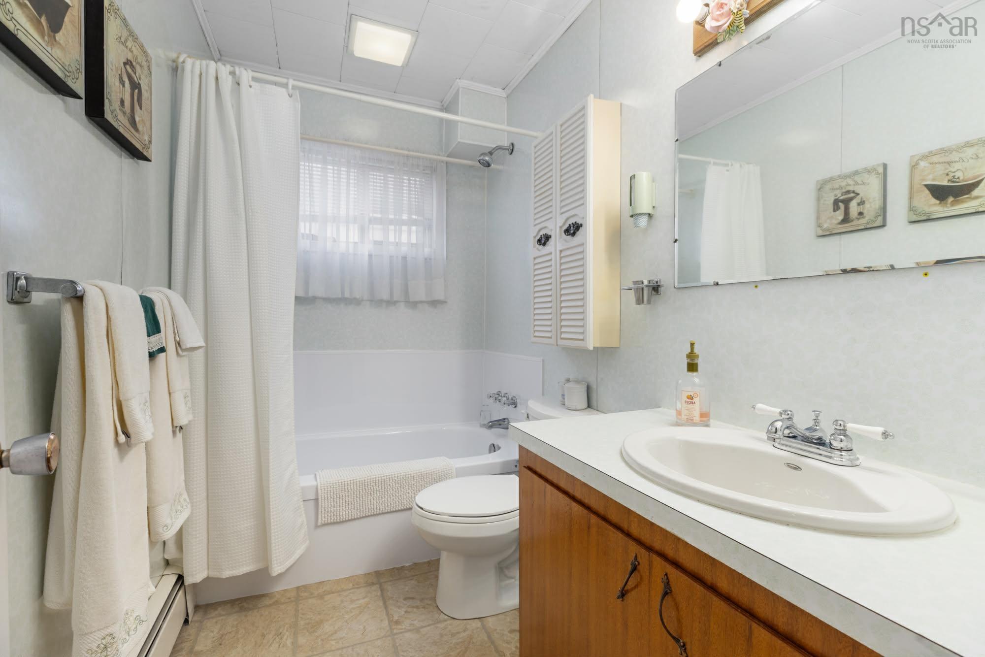 $574,900.00: 2883 Connaught Avenue, Halifax