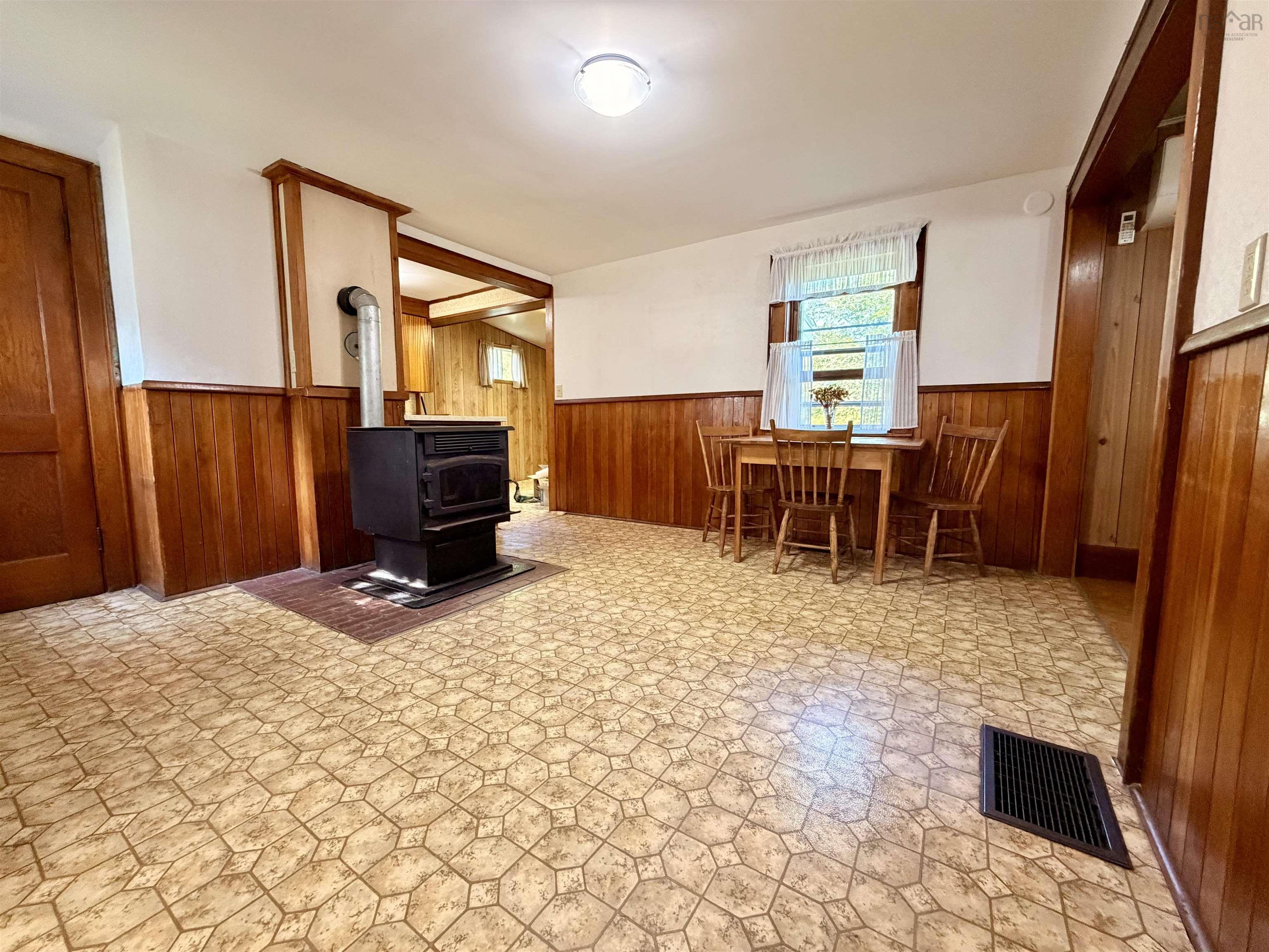 $282,000.00: 1927 HIGHWAY 6 Highway, River John