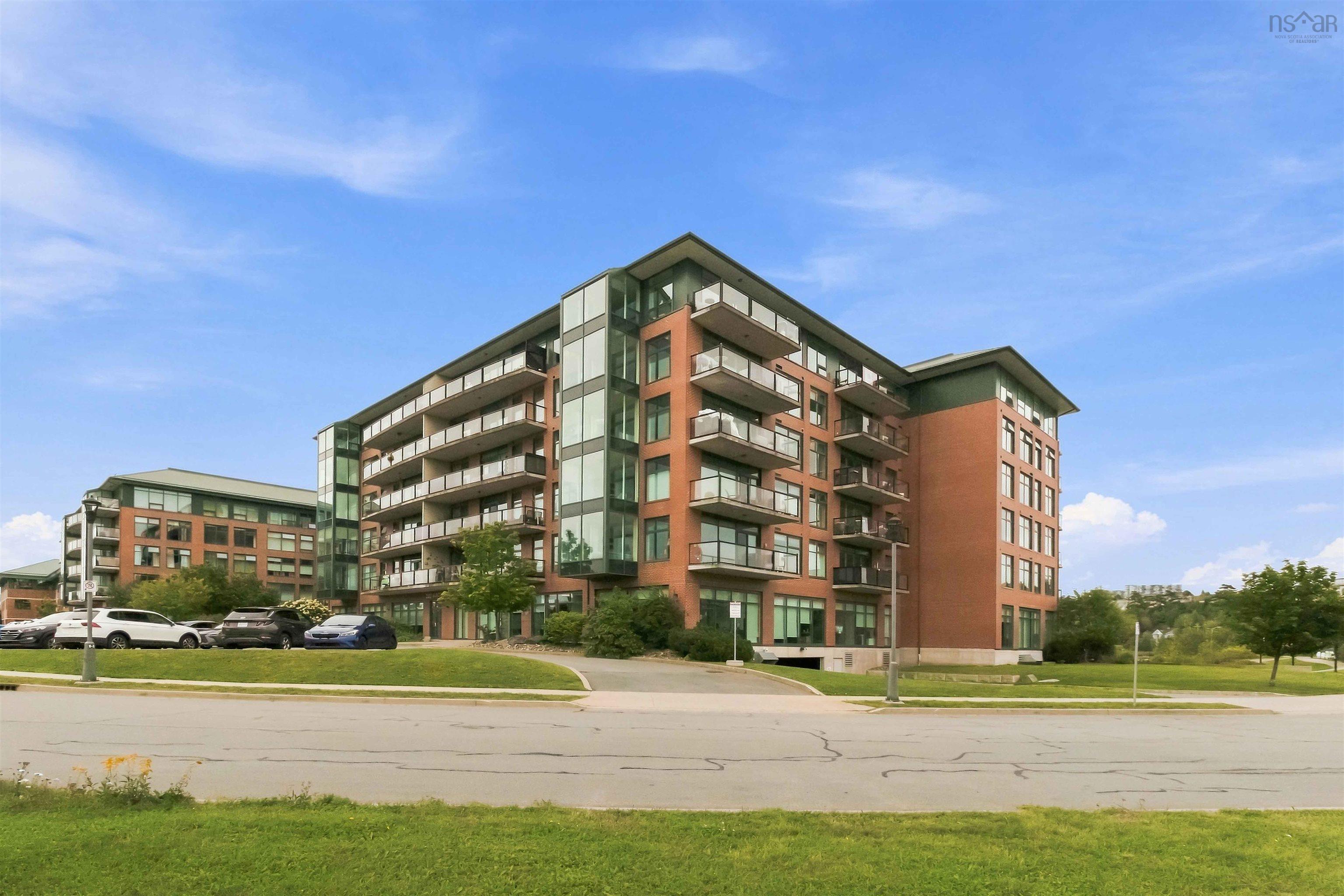 $629,900.00: 207 220 Waterfront Drive, Bedford