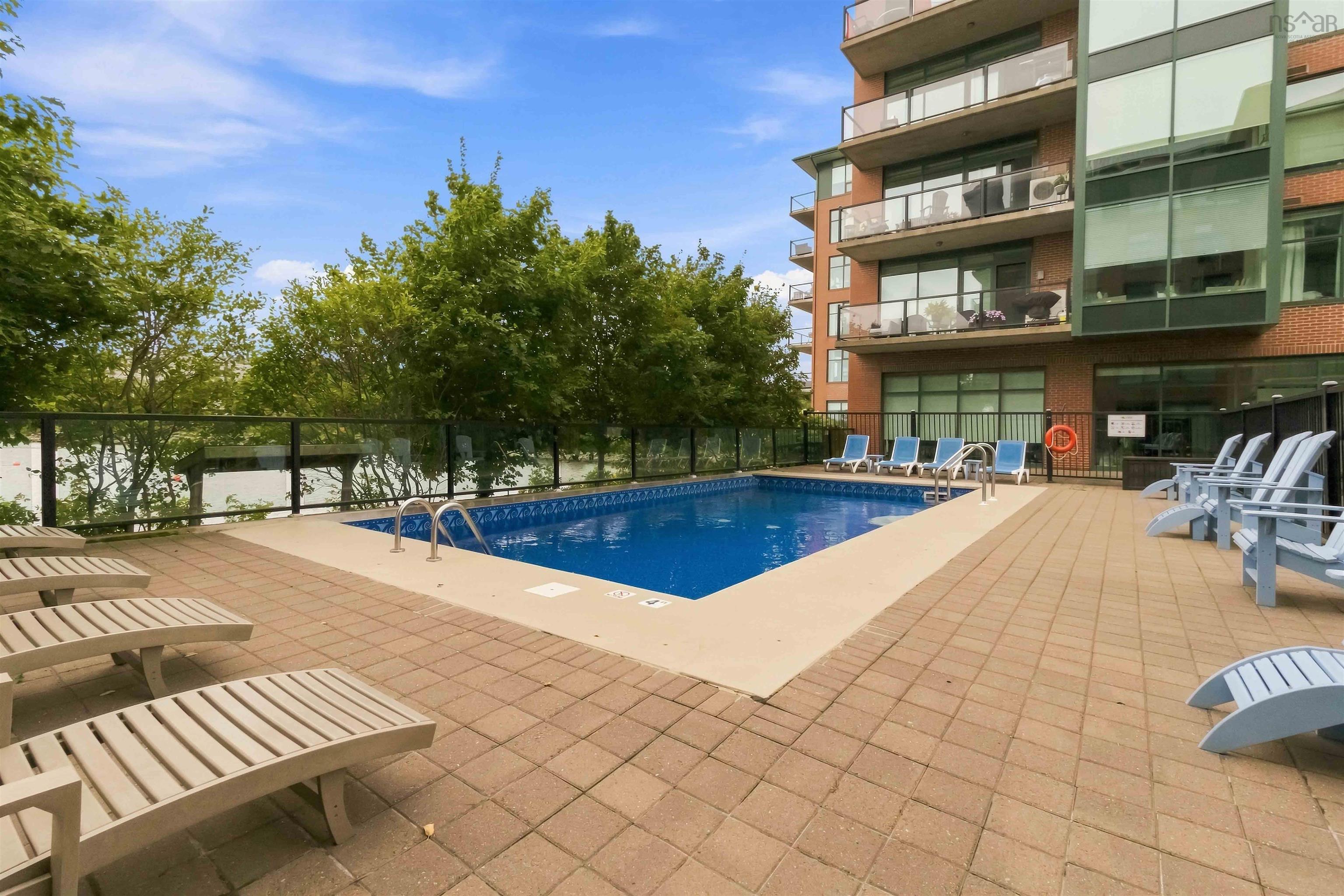 $629,900.00: 207 220 Waterfront Drive, Bedford