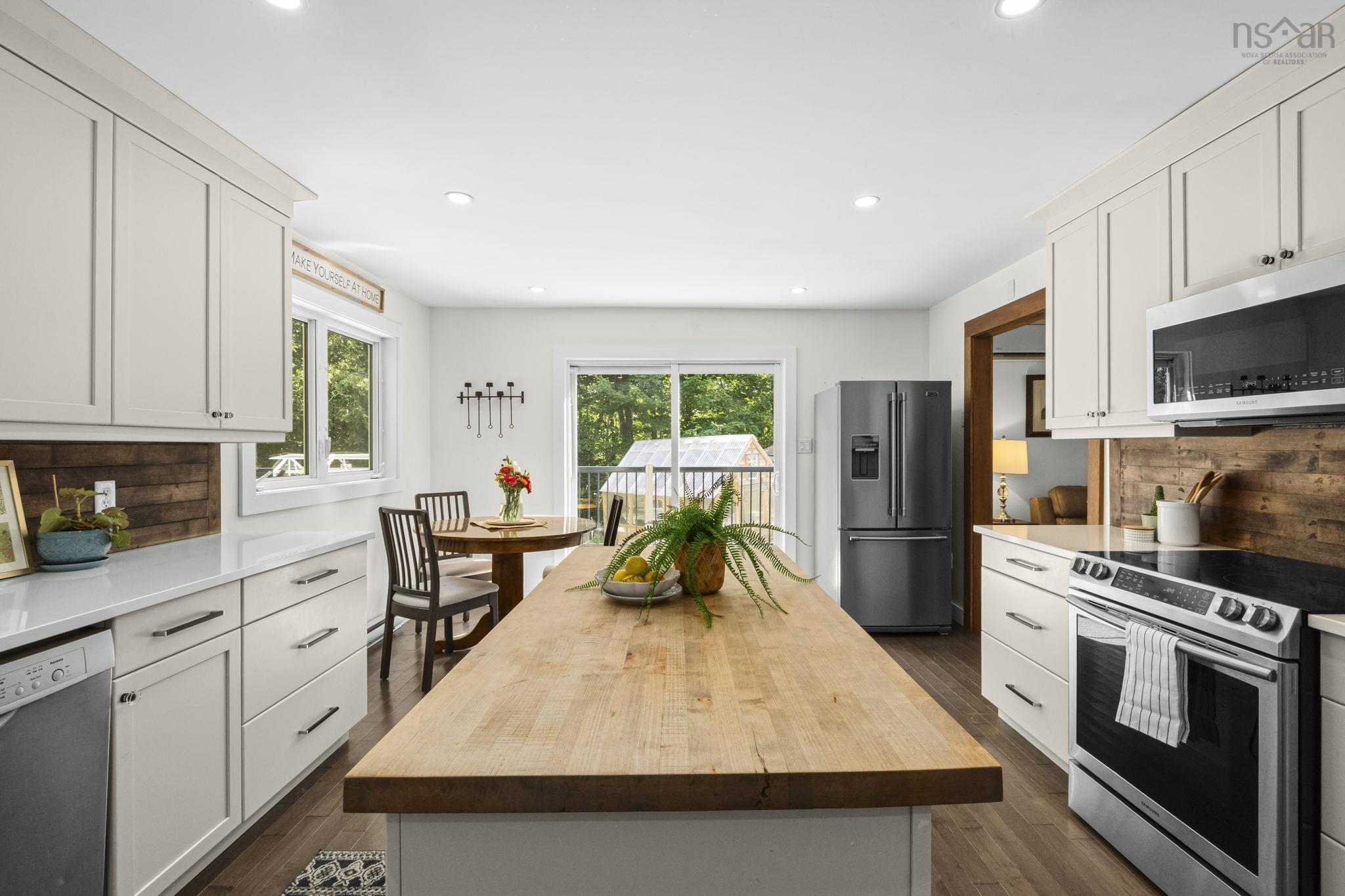 $599,000.00: 83 Lakecrest Drive, East Uniacke