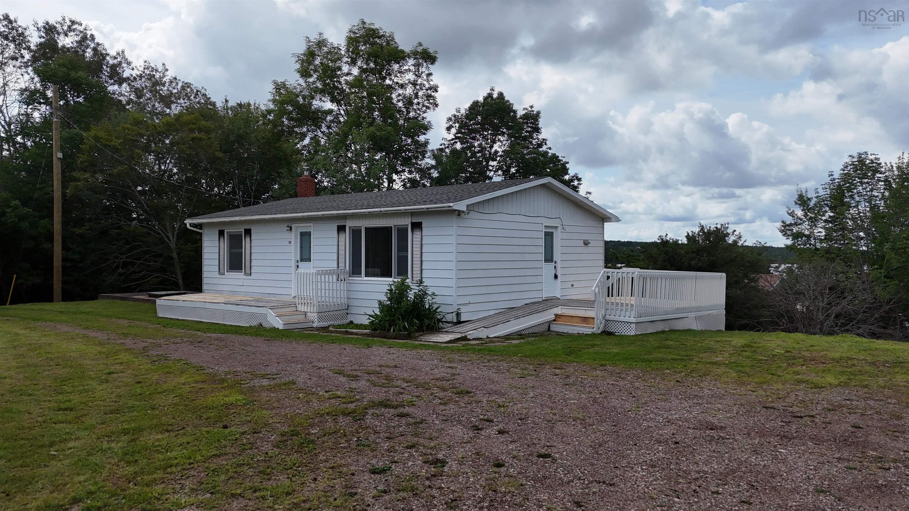 $285,000.00: 642 223 Highway, Little Narrows