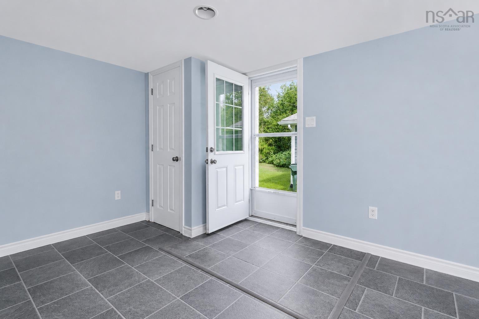 $384,000.00: 54 Acadia Drive, Sydney