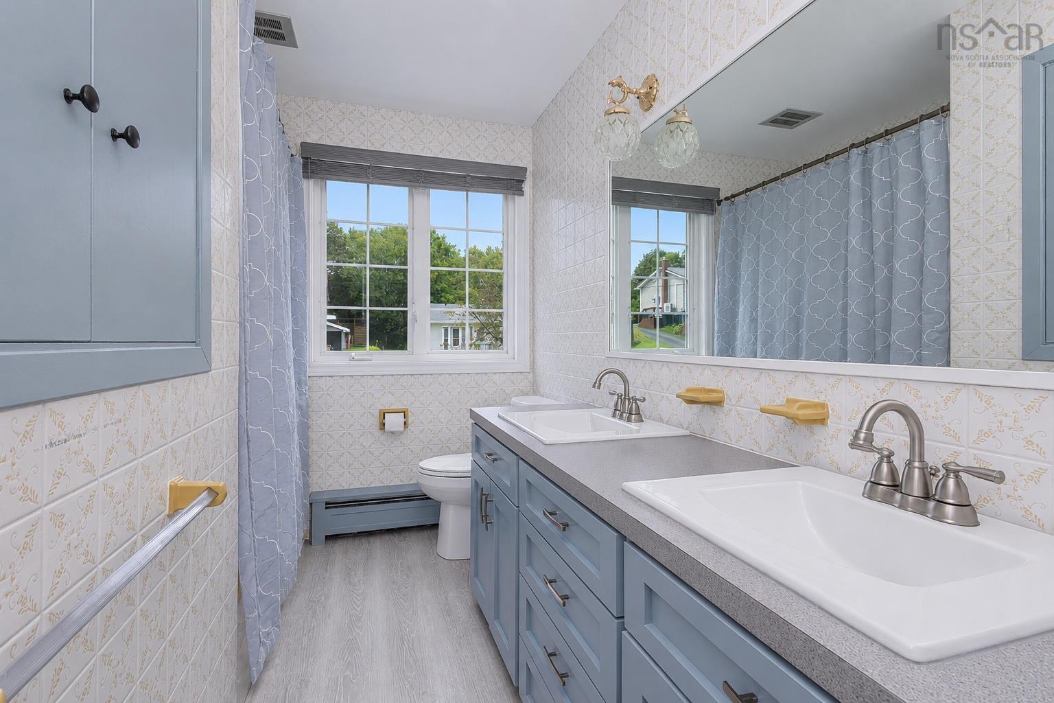 $384,000.00: 54 Acadia Drive, Sydney