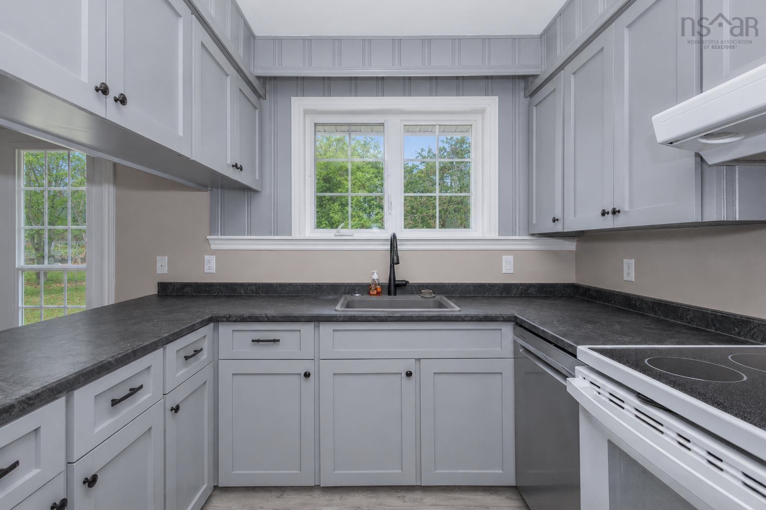 $384,000.00: 54 Acadia Drive, Sydney