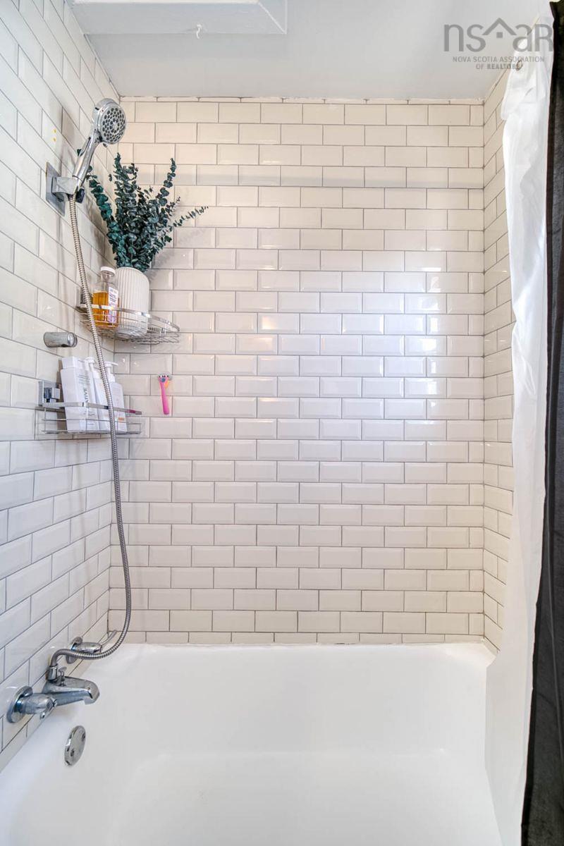 $399,999.00: 331 Chadwick Street, Dartmouth