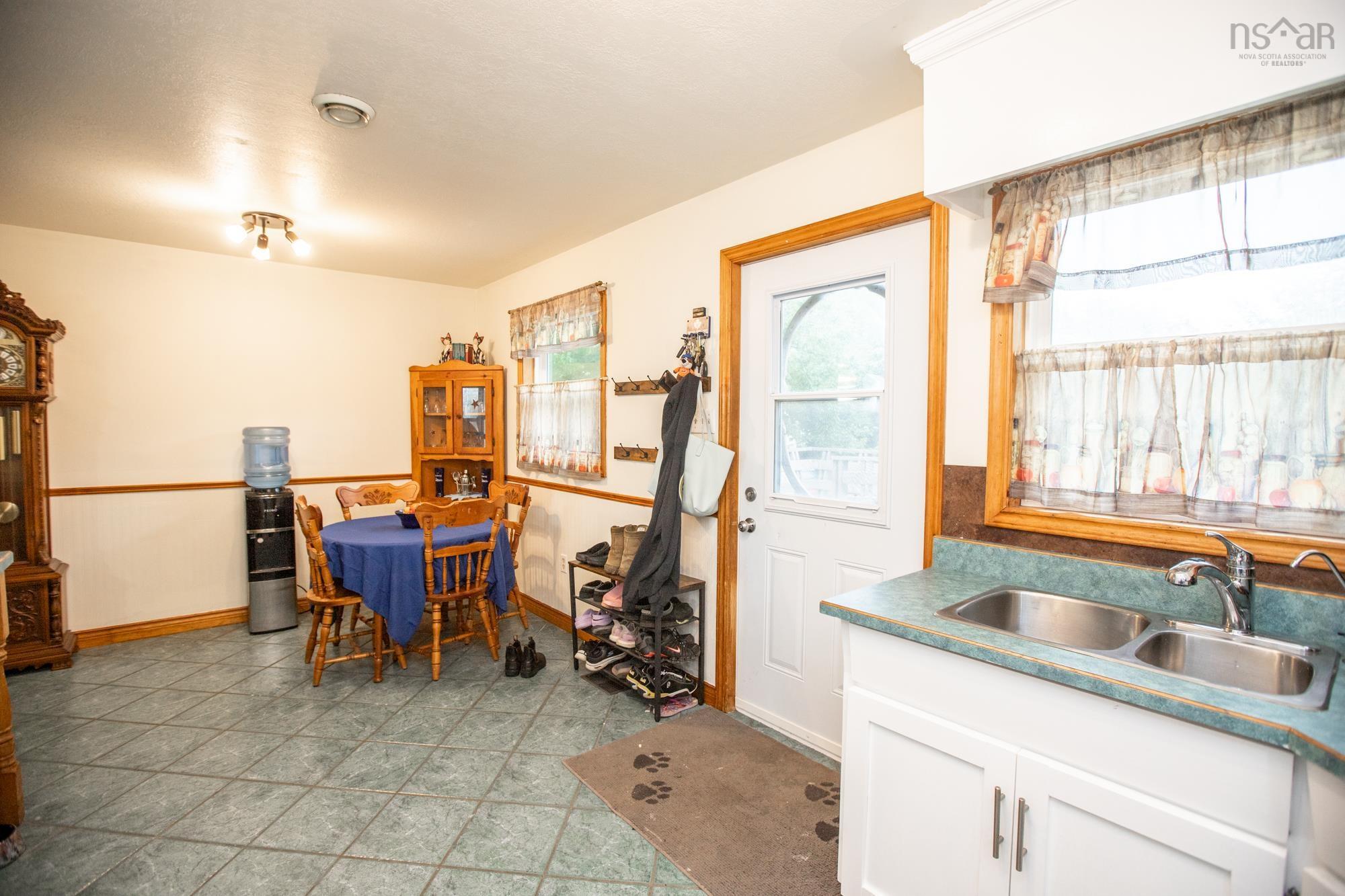 $549,900.00: 58 Delmerle Drive, Whites Lake