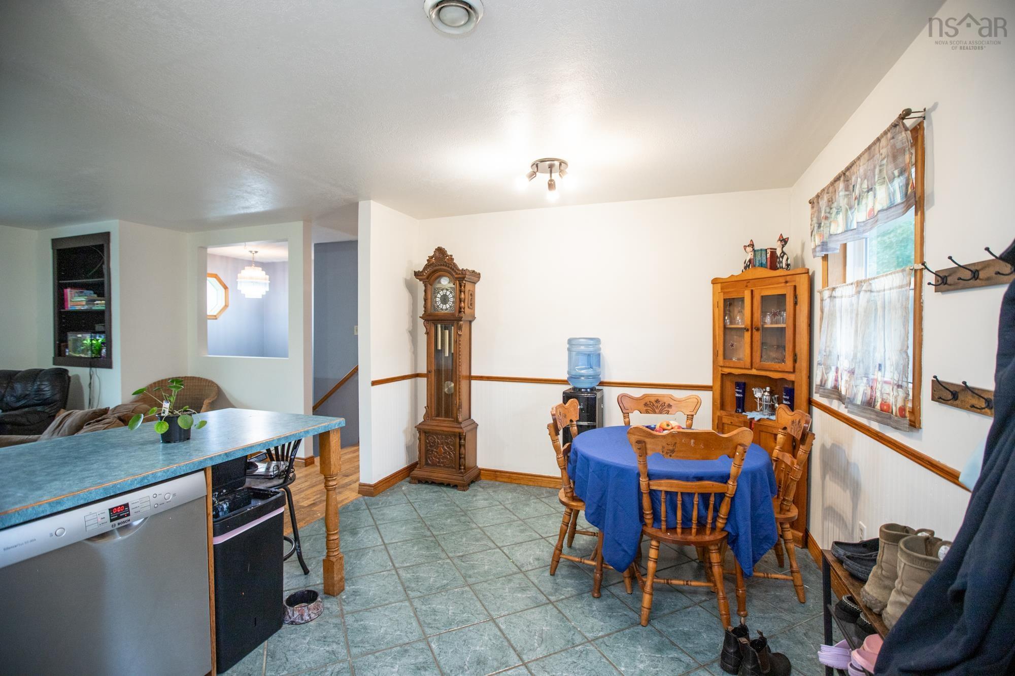 58 Delmerle Drive photo #8