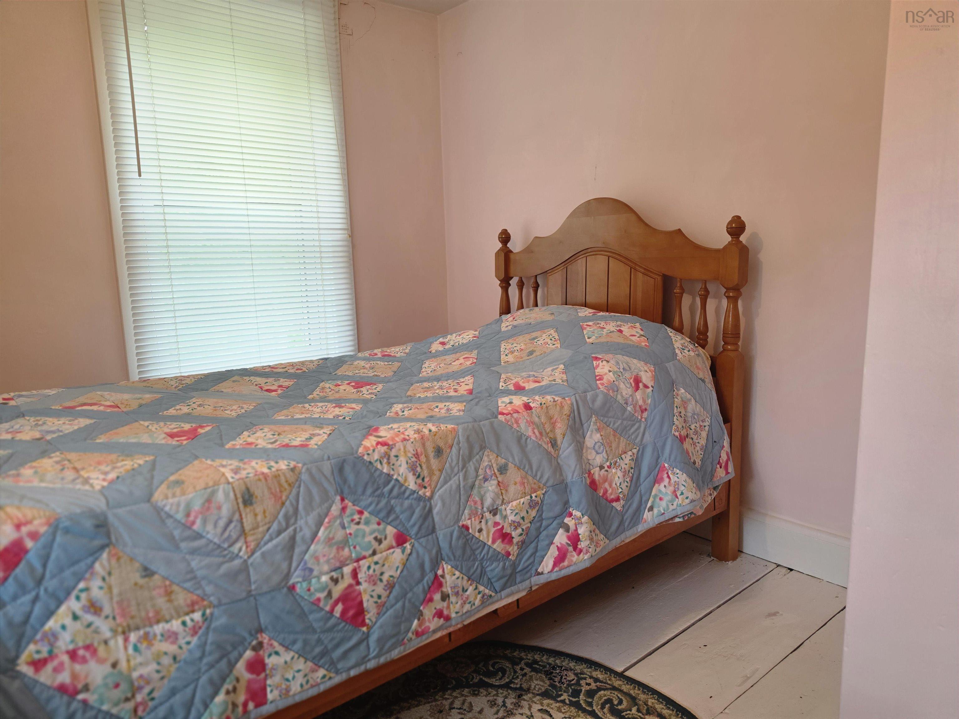 $140,000.00: 5176 Hwy 201, West Paradise