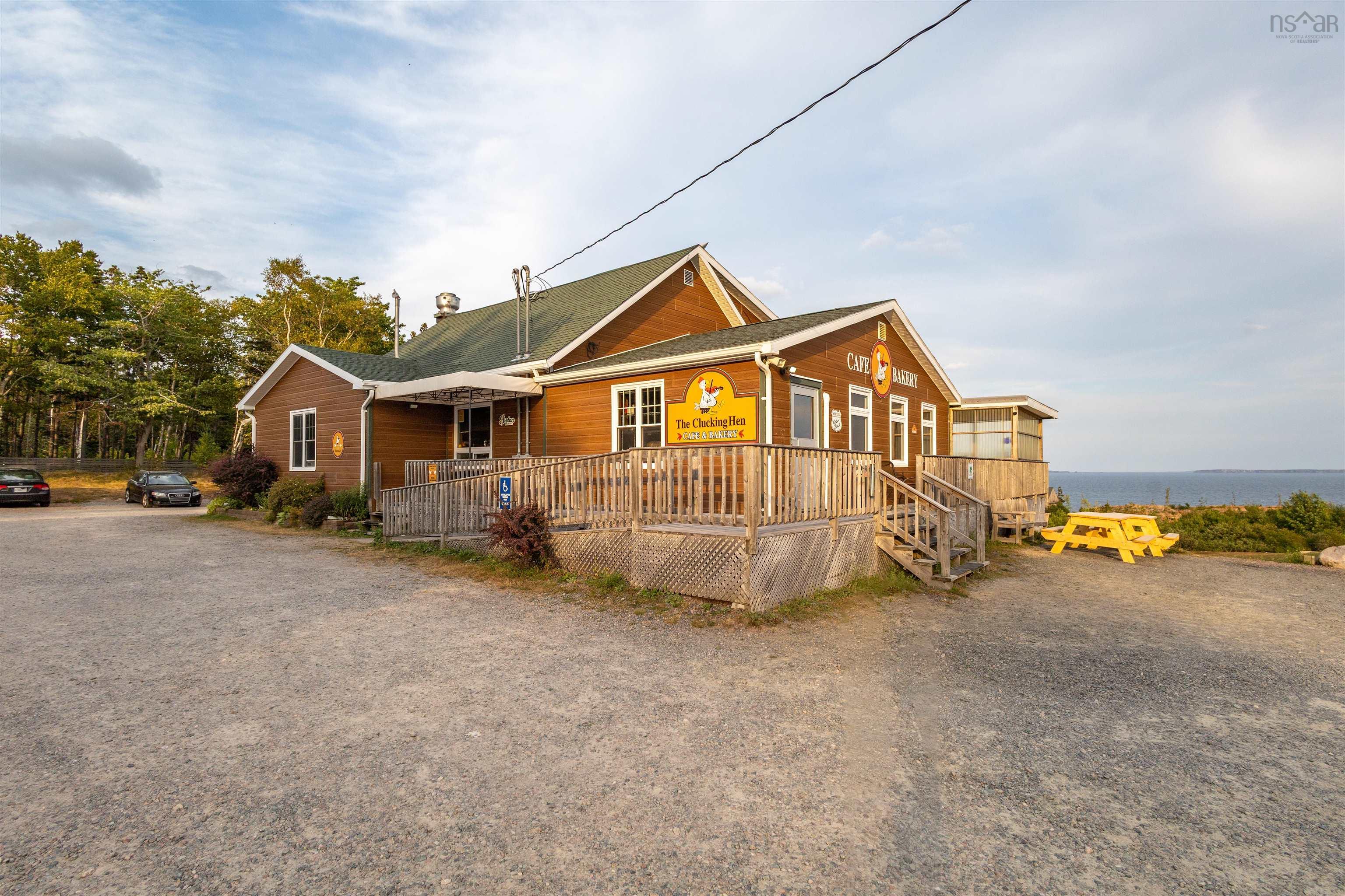 $1,100,000.00: 45073 Cabot Trail, North Shore