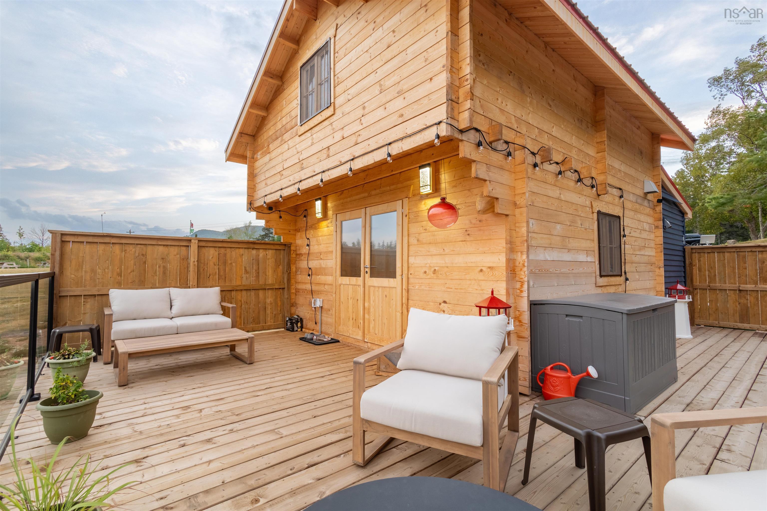 $1,100,000.00: 45073 Cabot Trail, North Shore