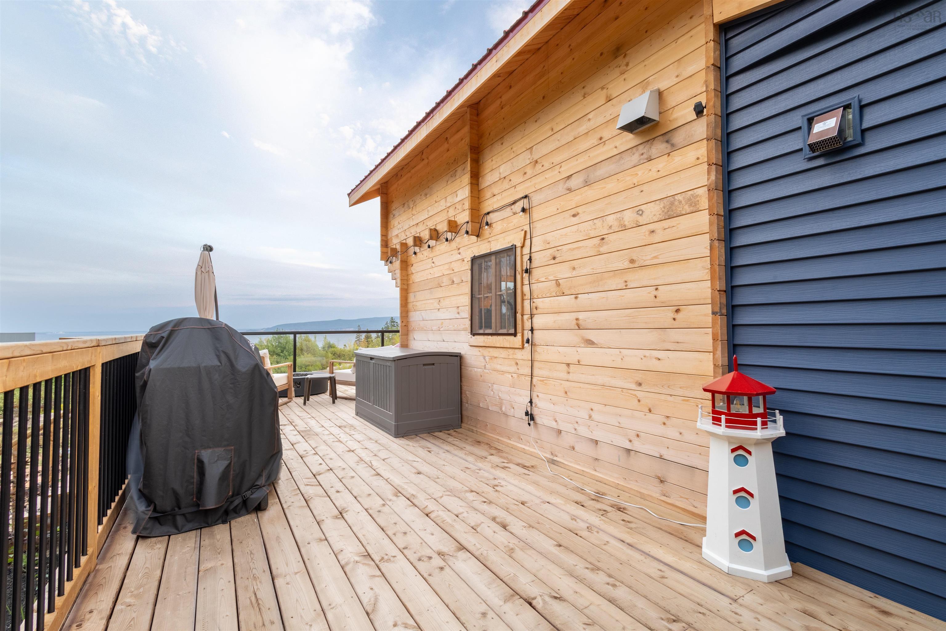 $1,100,000.00: 45073 Cabot Trail, North Shore
