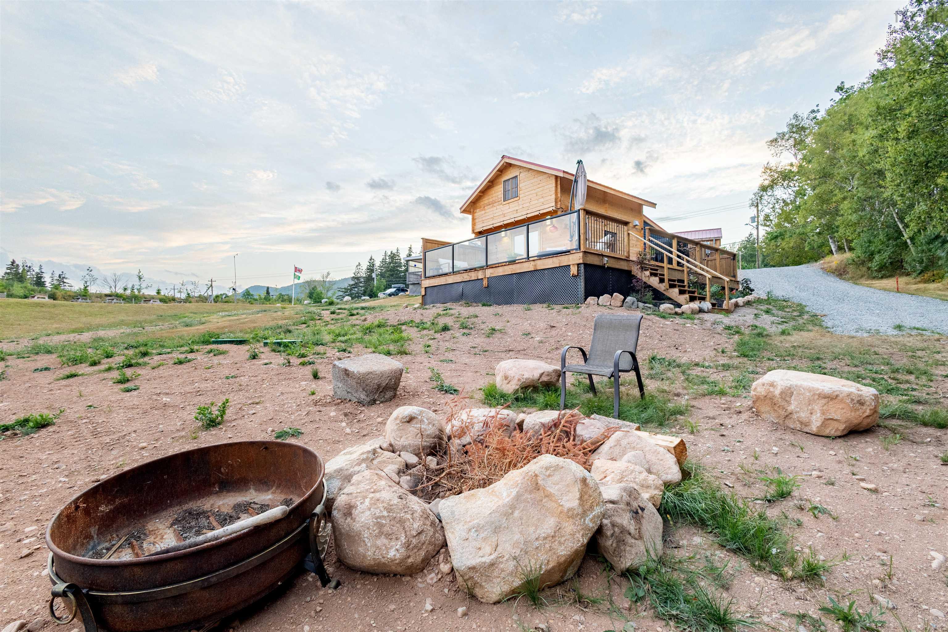 $1,100,000.00: 45073 Cabot Trail, North Shore