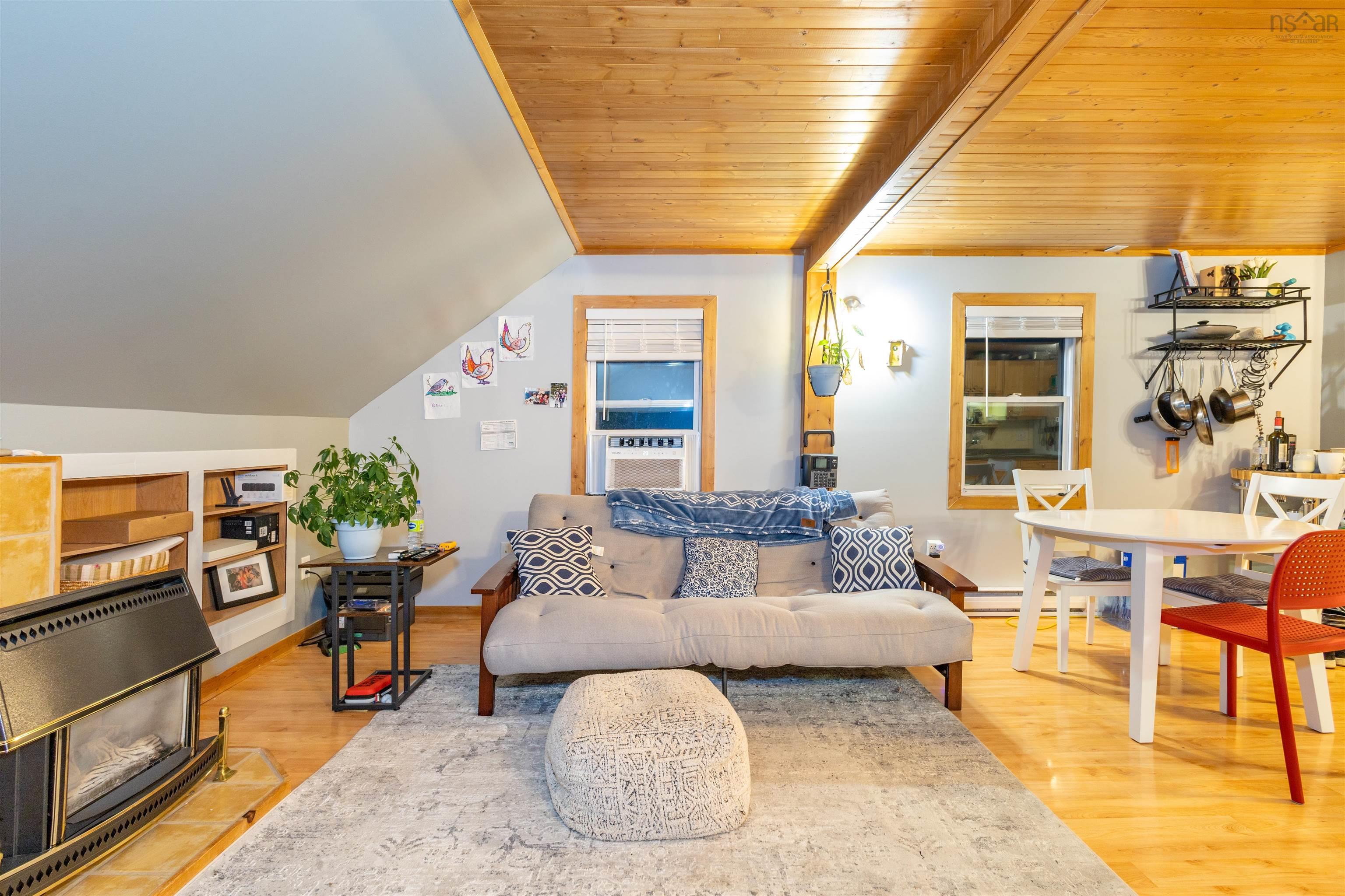 $1,100,000.00: 45073 Cabot Trail, North Shore