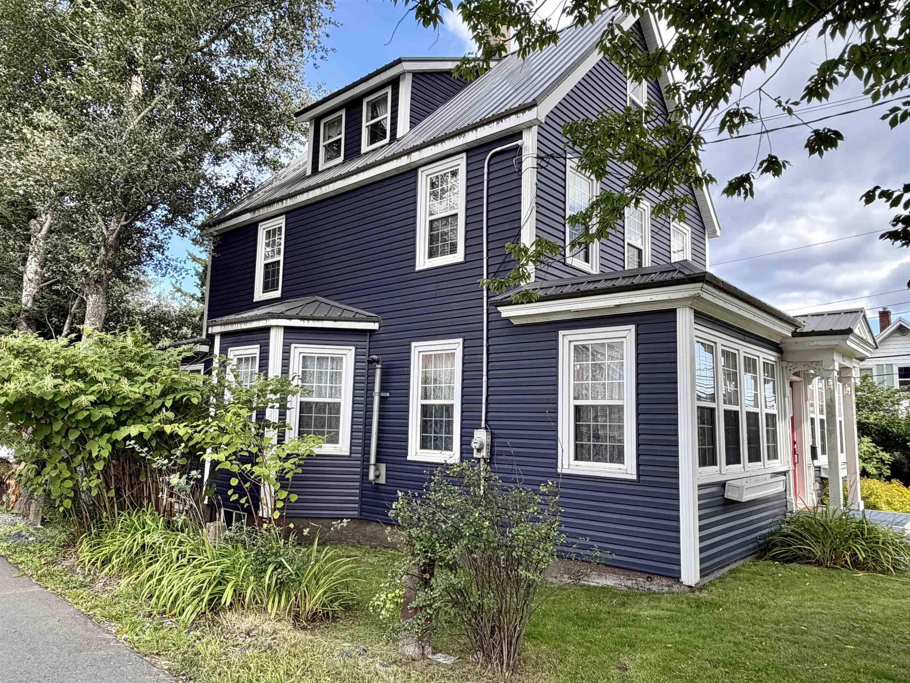 $328,800.00: 830 Main Street, Glace Bay