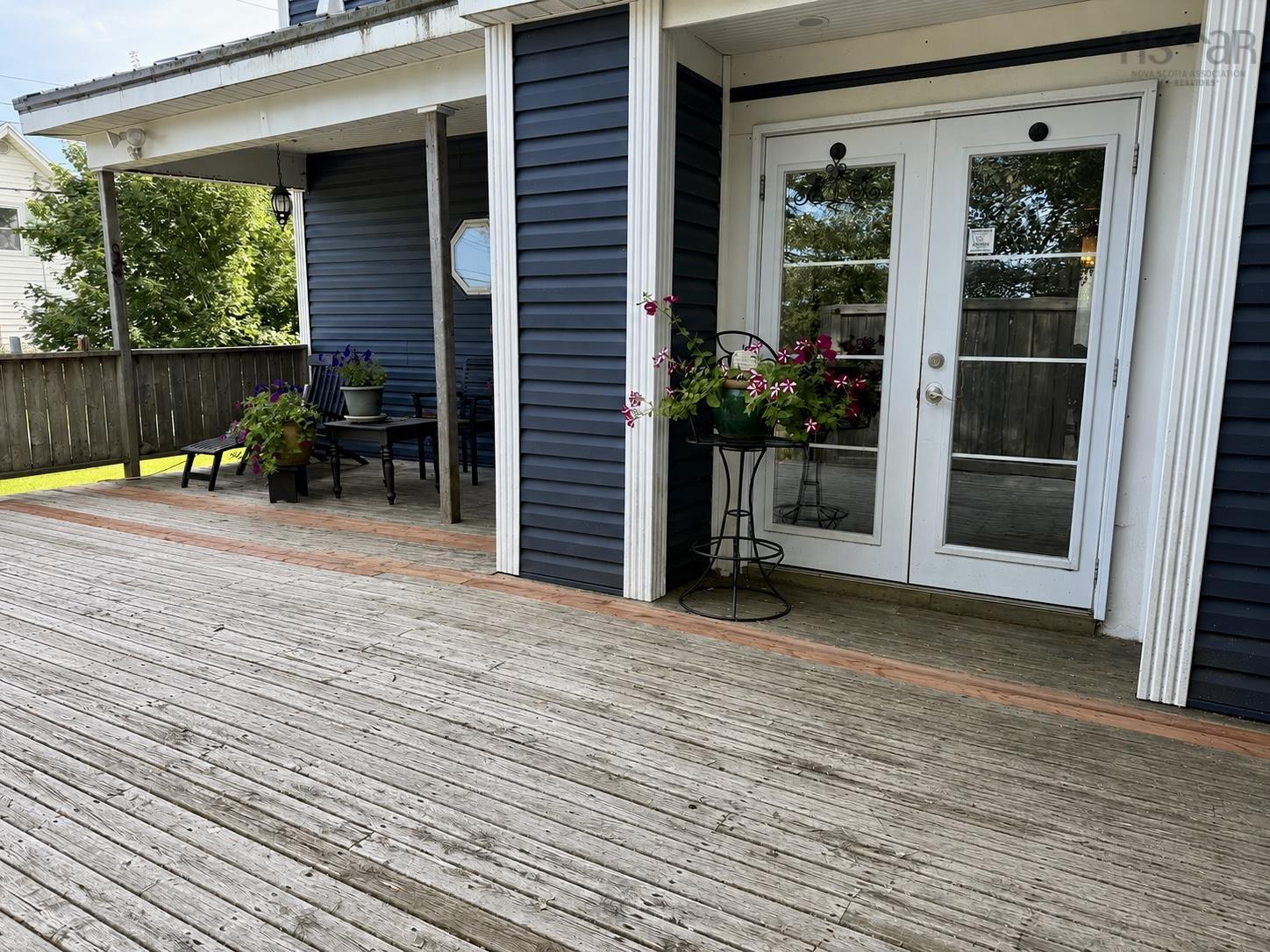 $328,800.00: 830 Main Street, Glace Bay