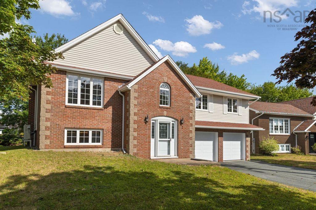 $749,900.00: 2 Huxley Close, Halifax