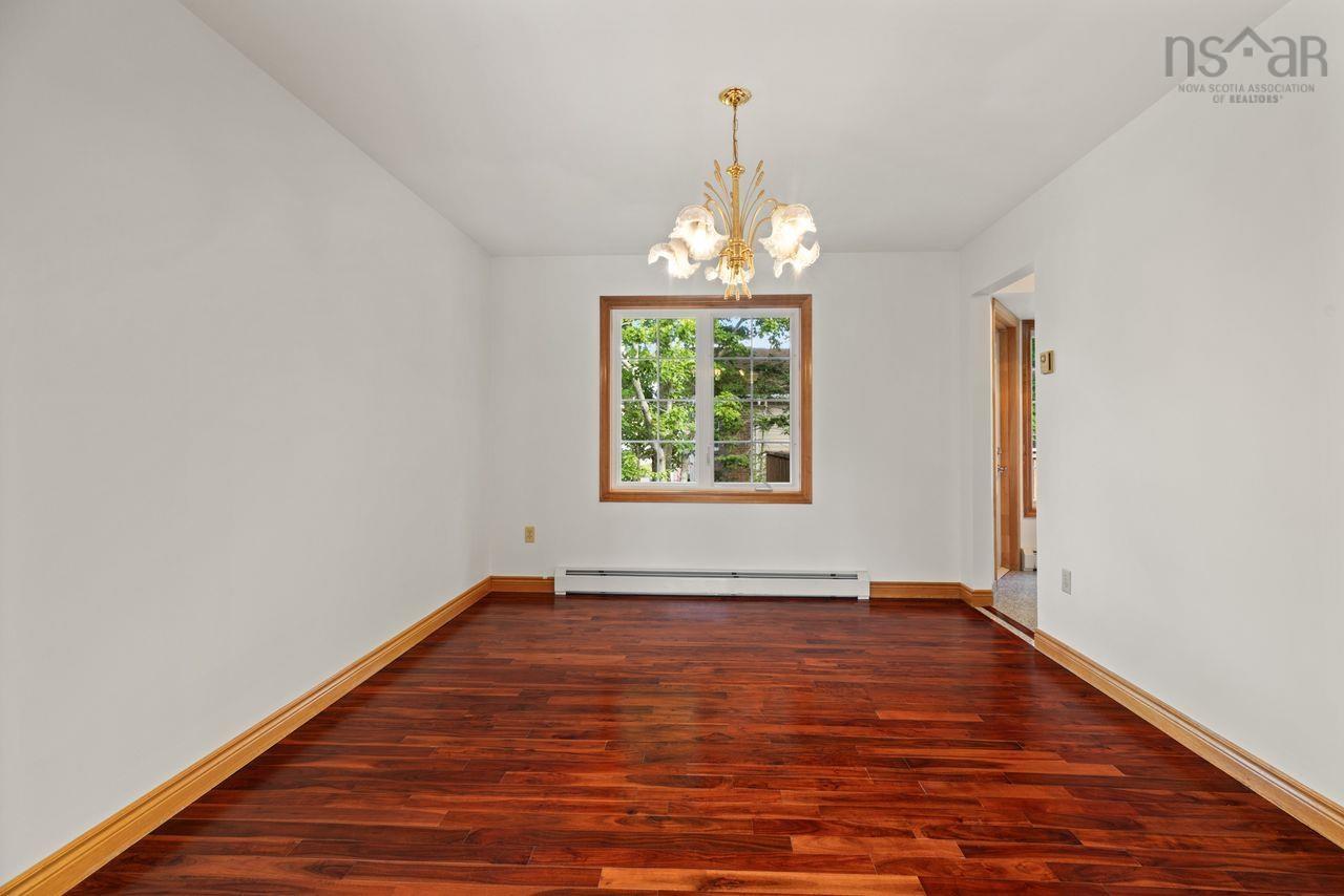 $749,900.00: 2 Huxley Close, Halifax