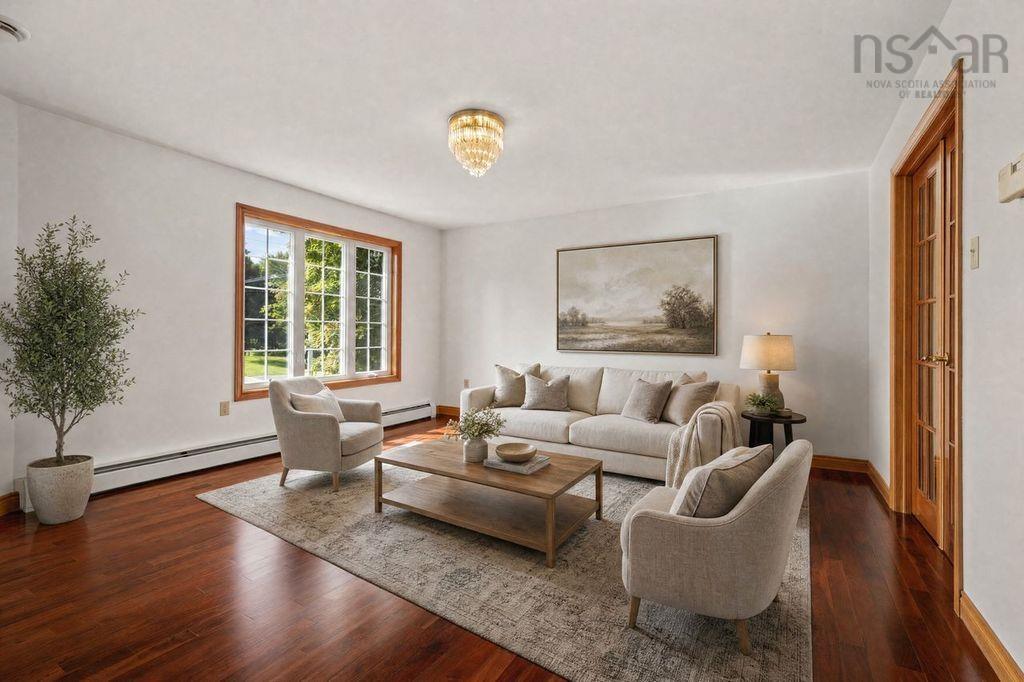 $749,900.00: 2 Huxley Close, Halifax
