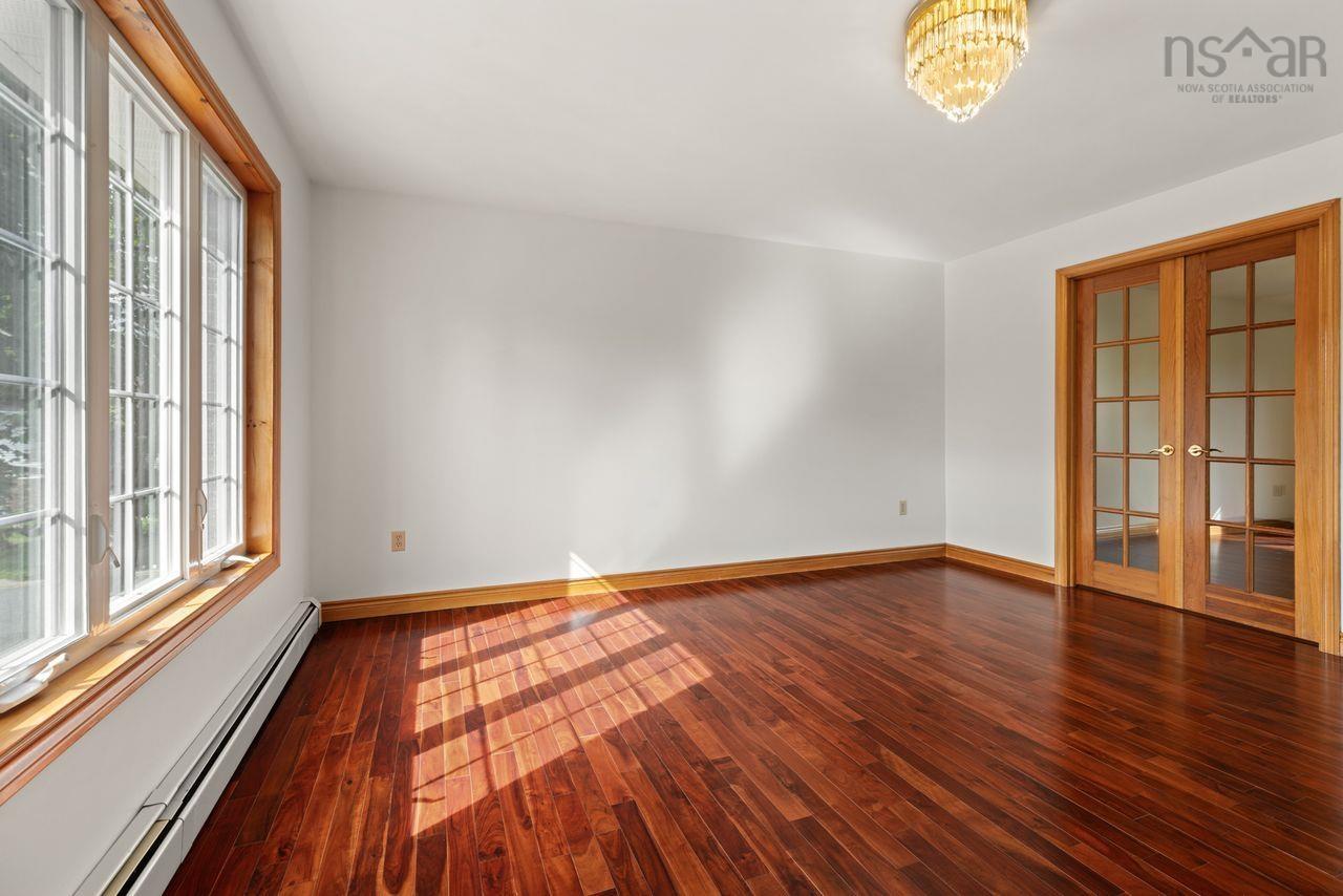 $749,900.00: 2 Huxley Close, Halifax