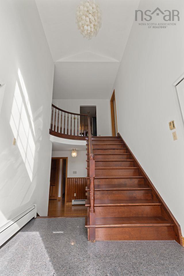 $749,900.00: 2 Huxley Close, Halifax
