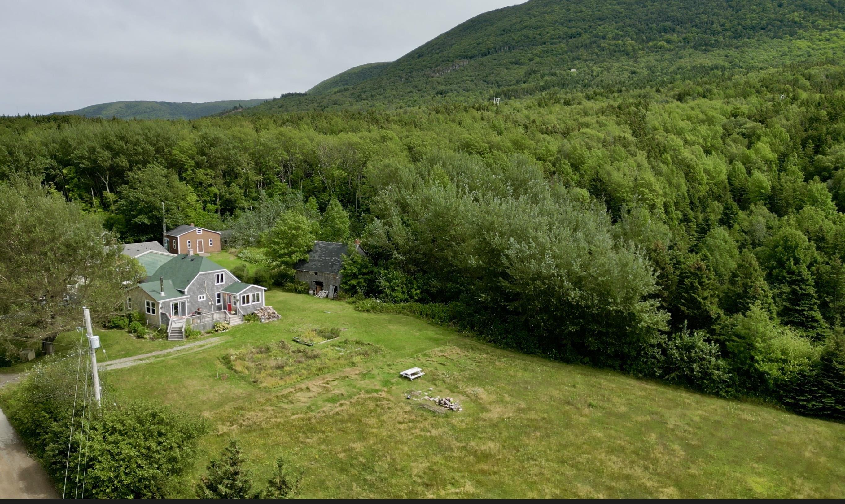 $337,500.00: 1286 CHEMIN MACGARRY Road, Grand Étang
