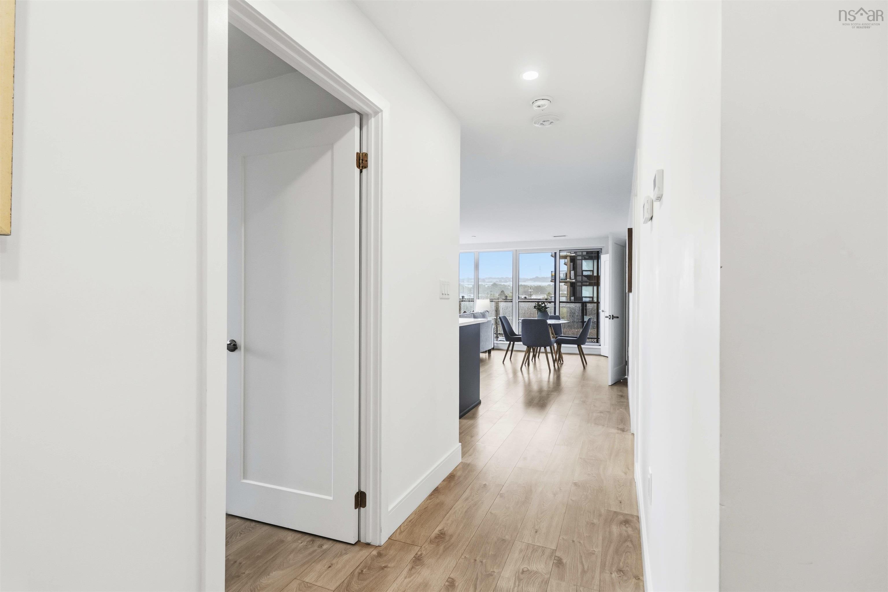$499,900.00: 304 72 Seapoint Road, Dartmouth