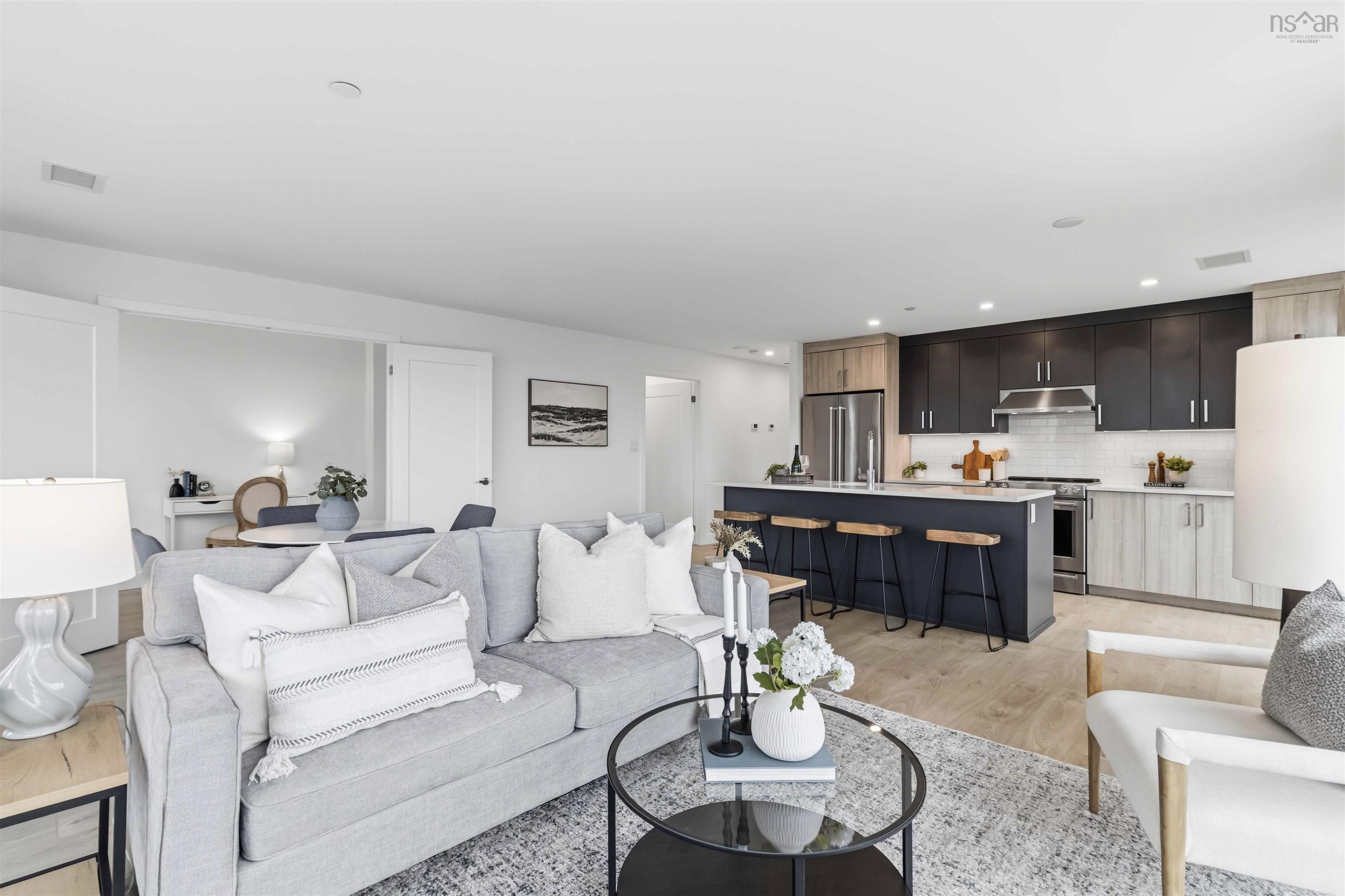 $499,900.00: 304 72 Seapoint Road, Dartmouth