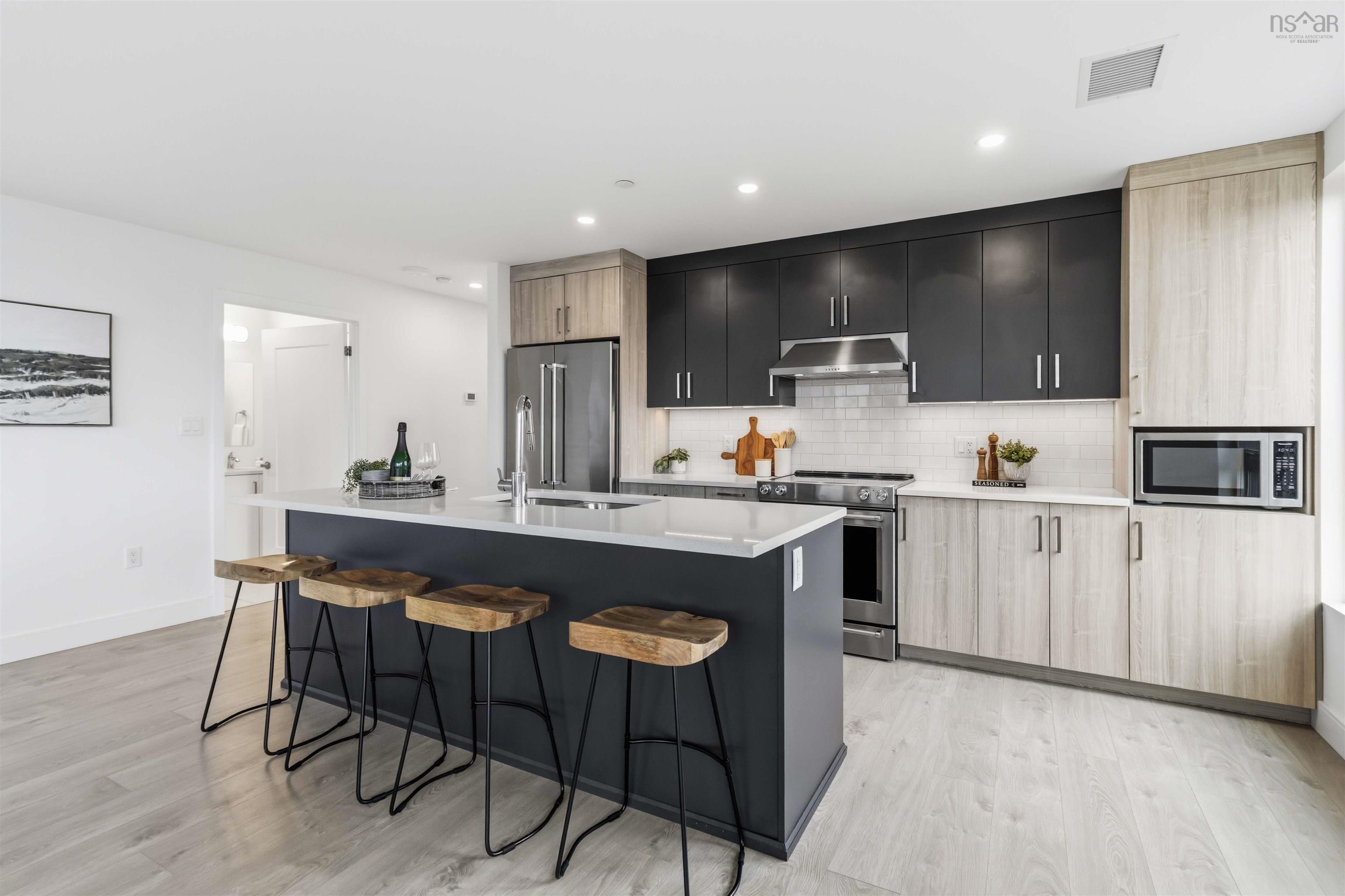 $499,900.00: 304 72 Seapoint Road, Dartmouth