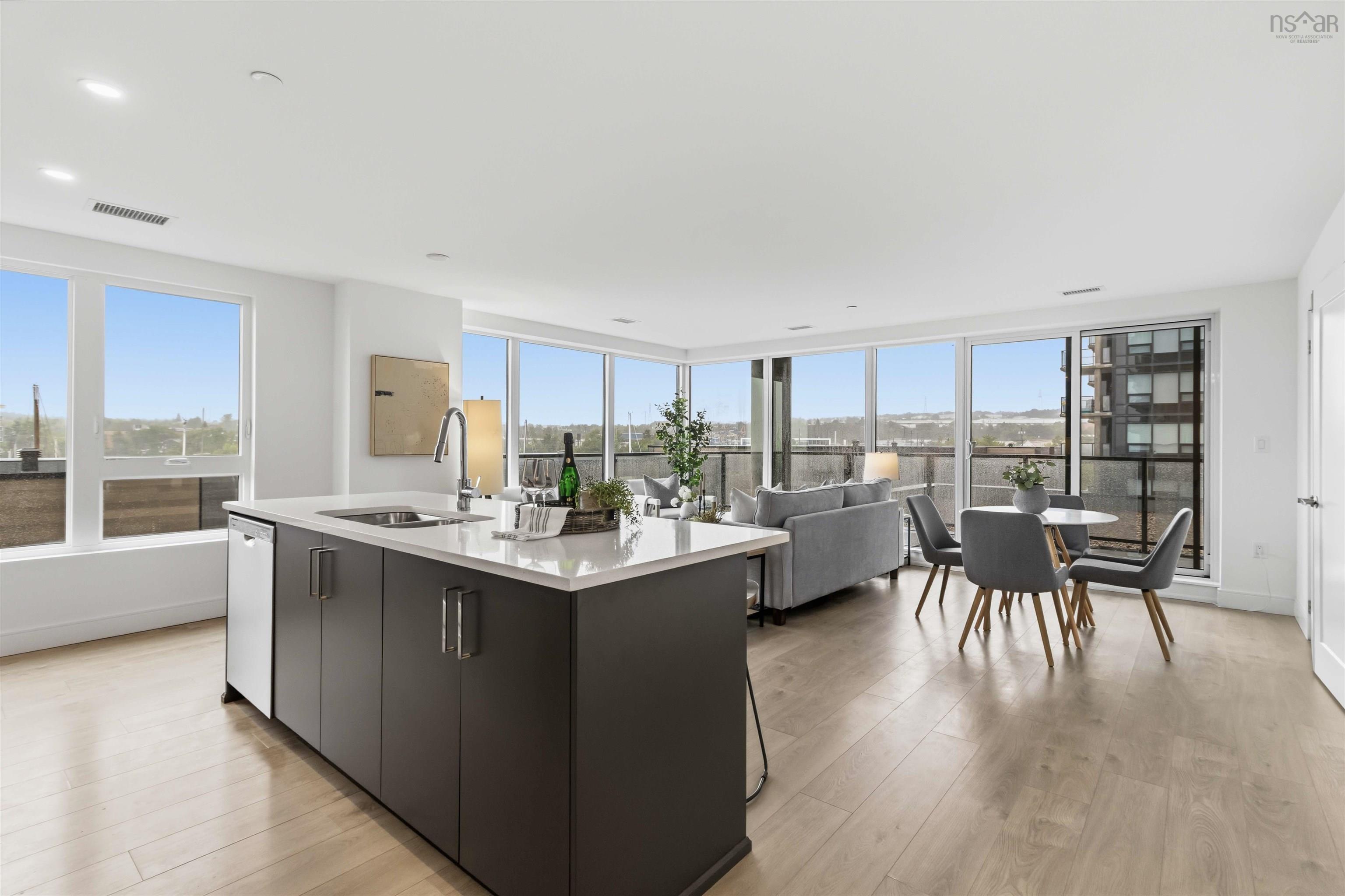 $499,900.00: 304 72 Seapoint Road, Dartmouth
