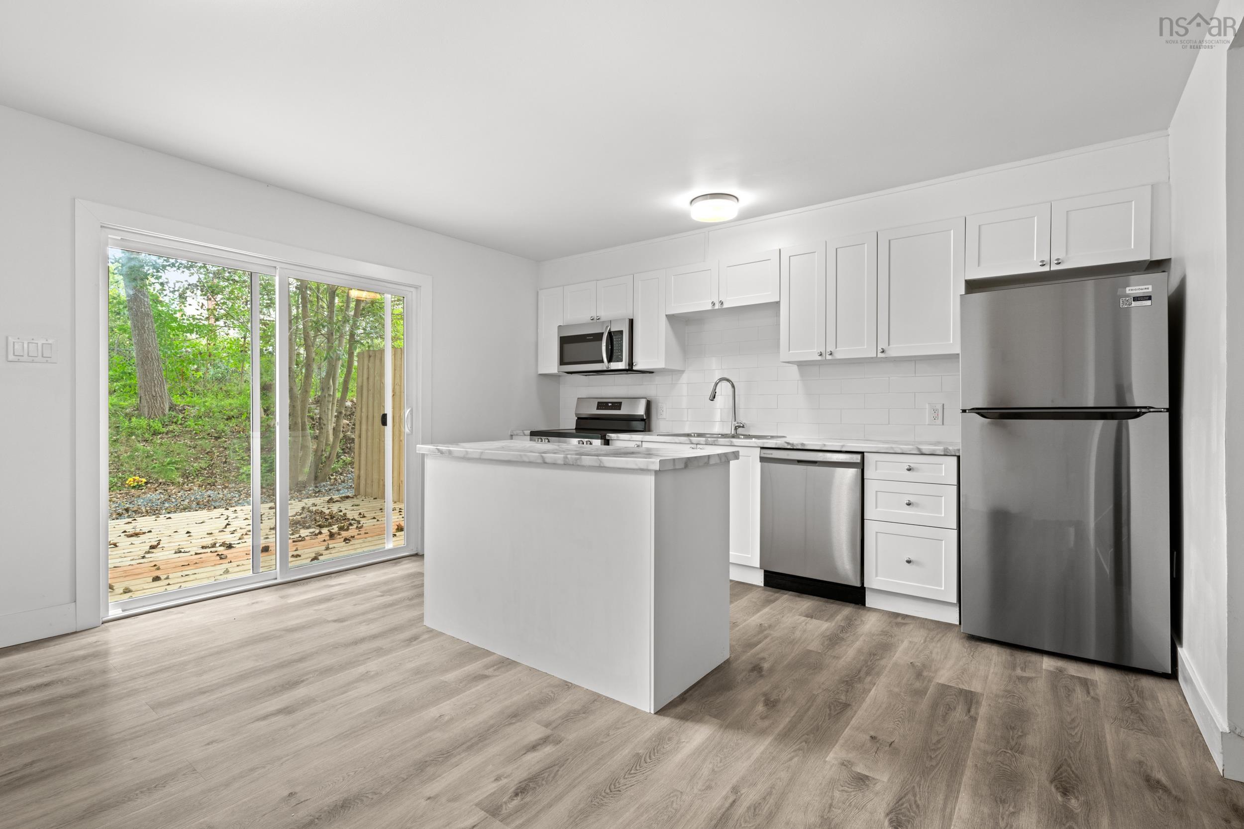 $699,900.00: 23-23A Ruben Court, Dartmouth
