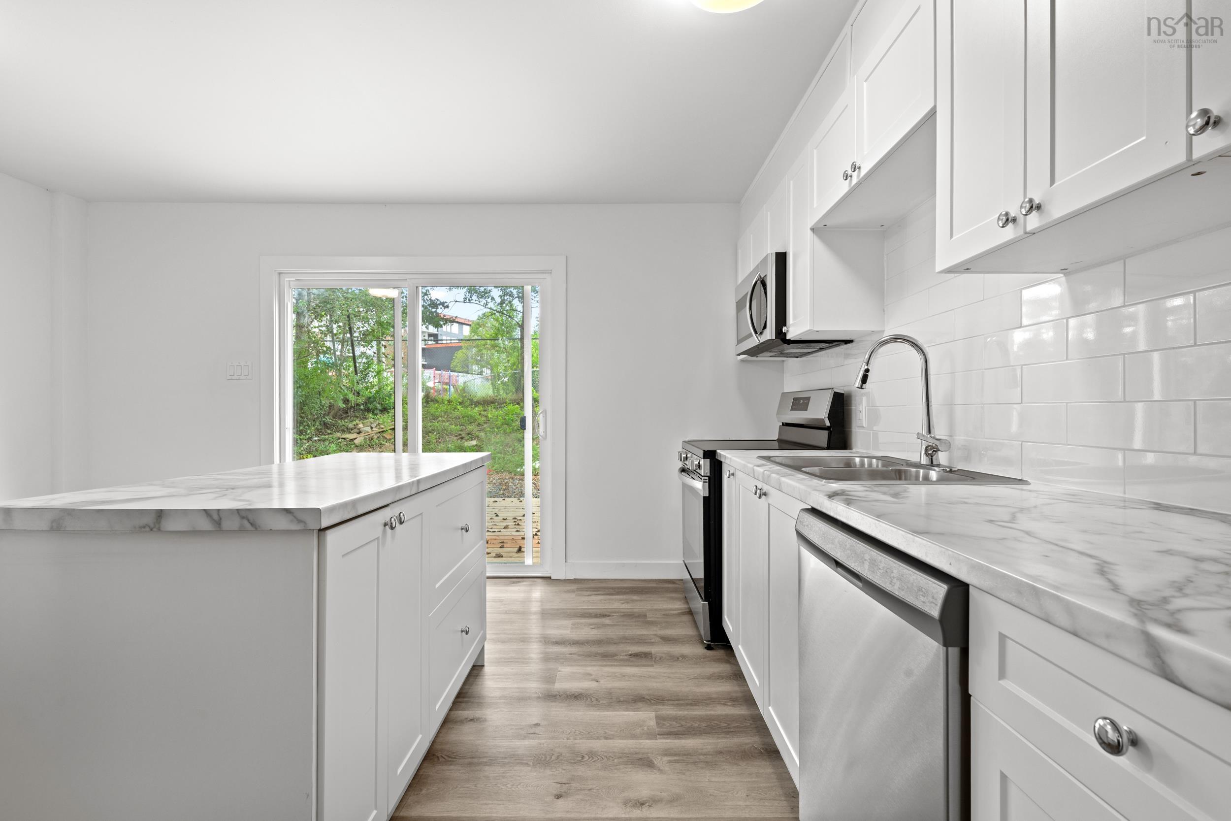 $699,900.00: 23-23A Ruben Court, Dartmouth