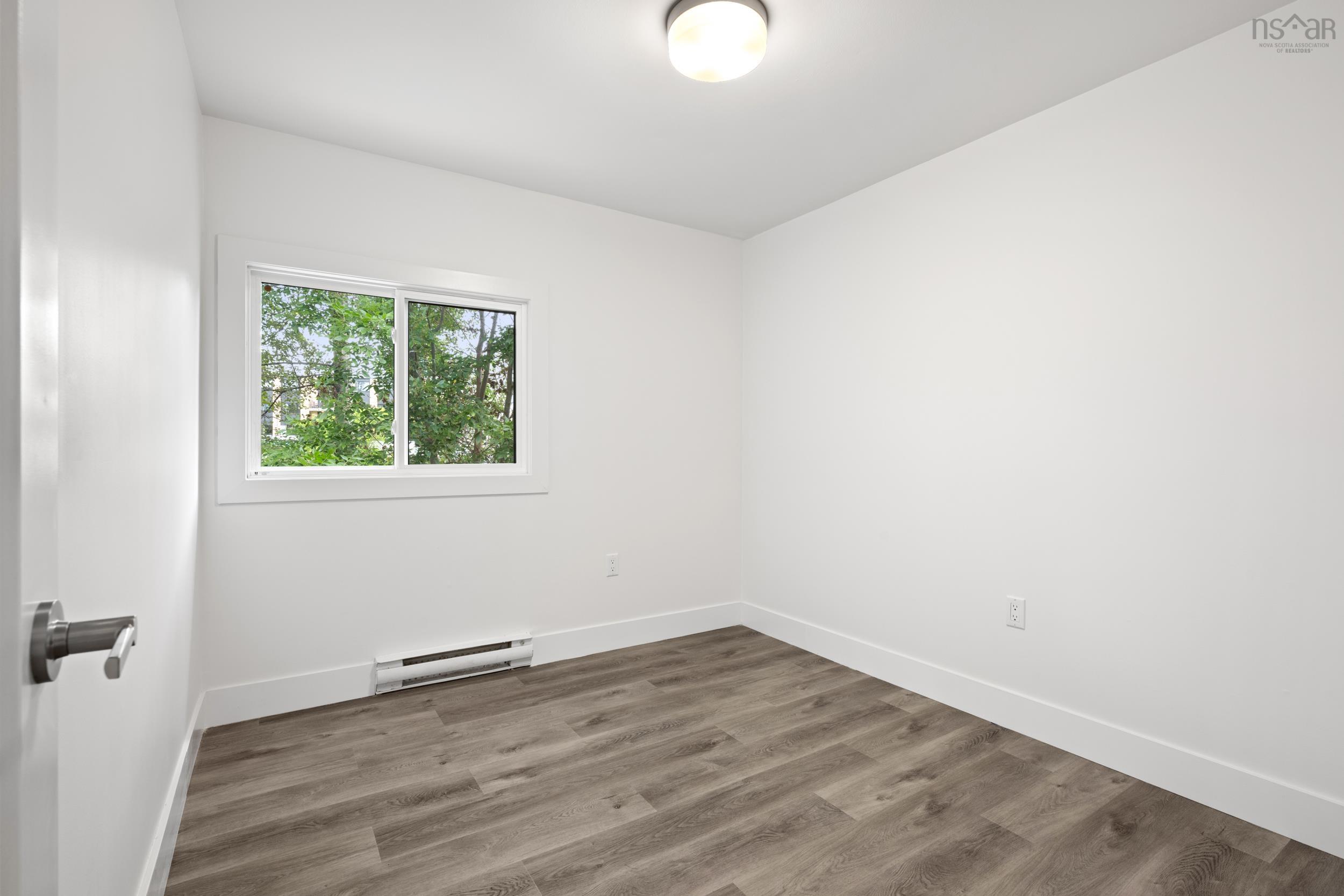 $699,900.00: 23-23A Ruben Court, Dartmouth