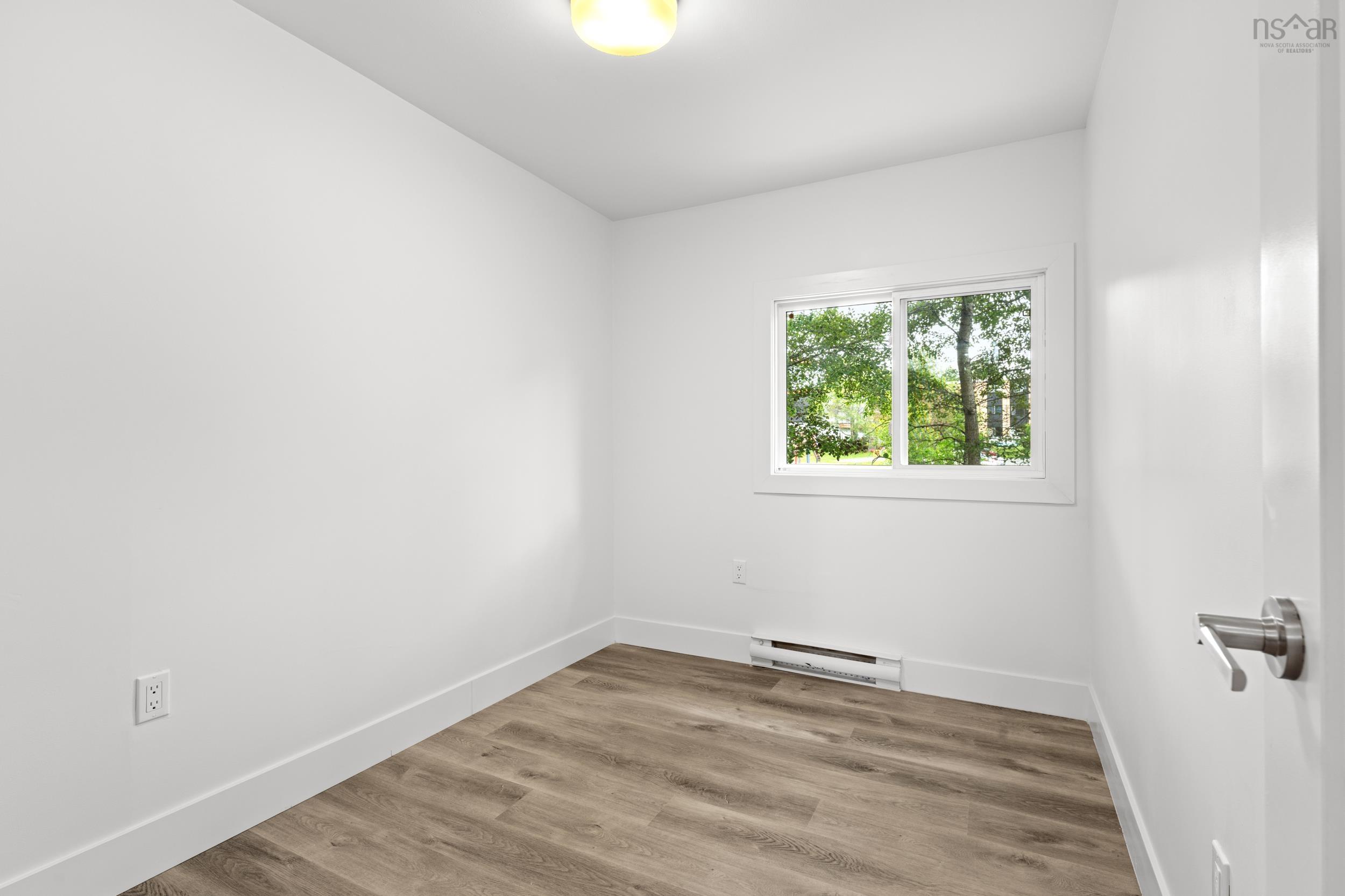 $699,900.00: 23-23A Ruben Court, Dartmouth