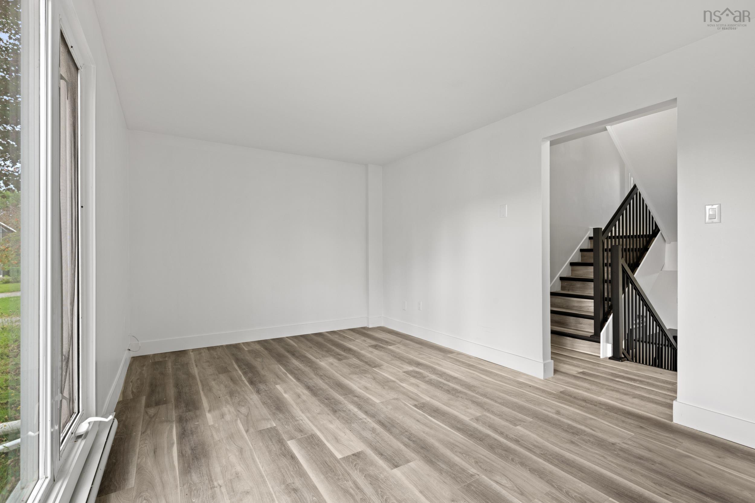 $699,900.00: 23-23A Ruben Court, Dartmouth