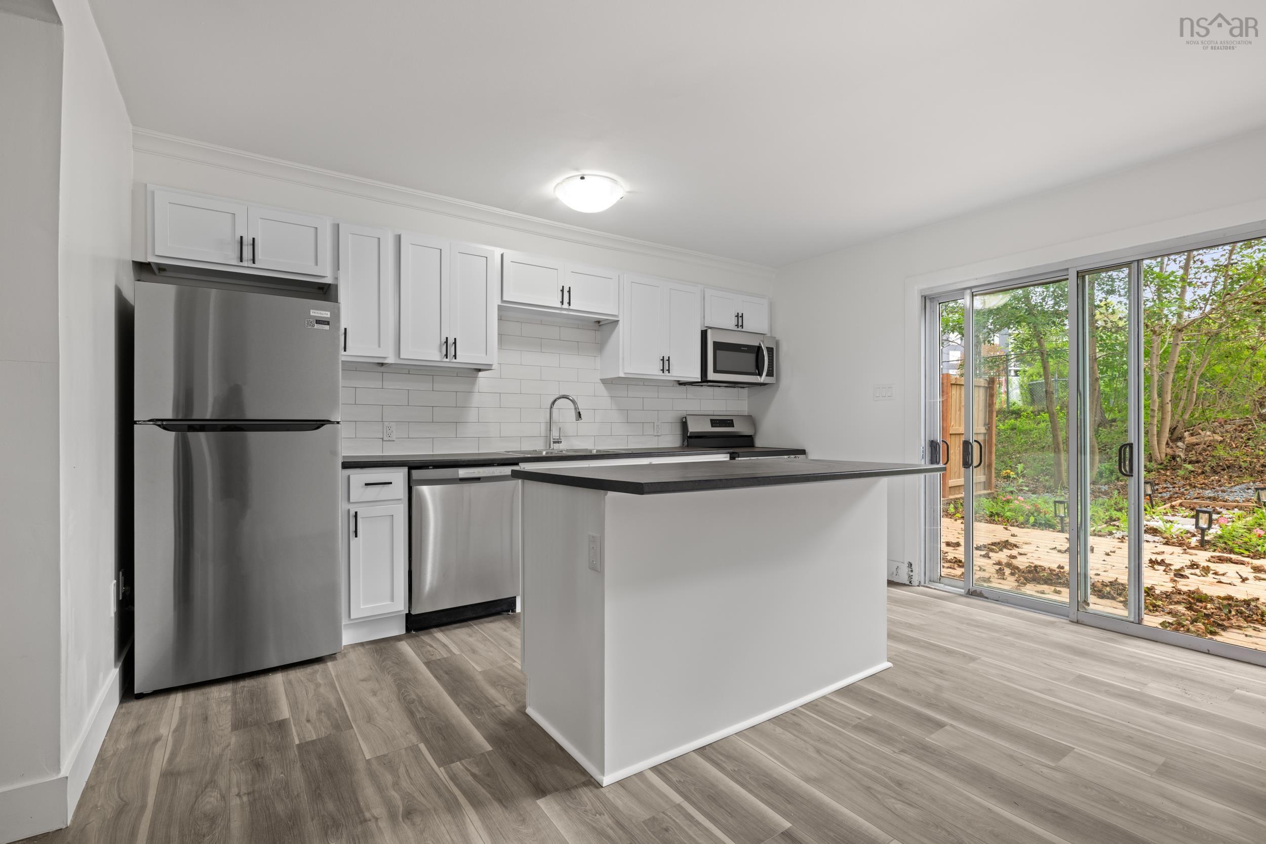 $699,900.00: 23-23A Ruben Court, Dartmouth