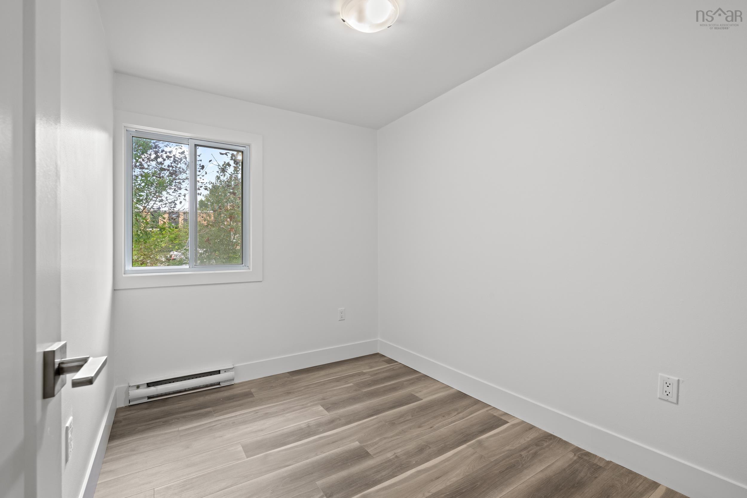 $699,900.00: 23-23A Ruben Court, Dartmouth