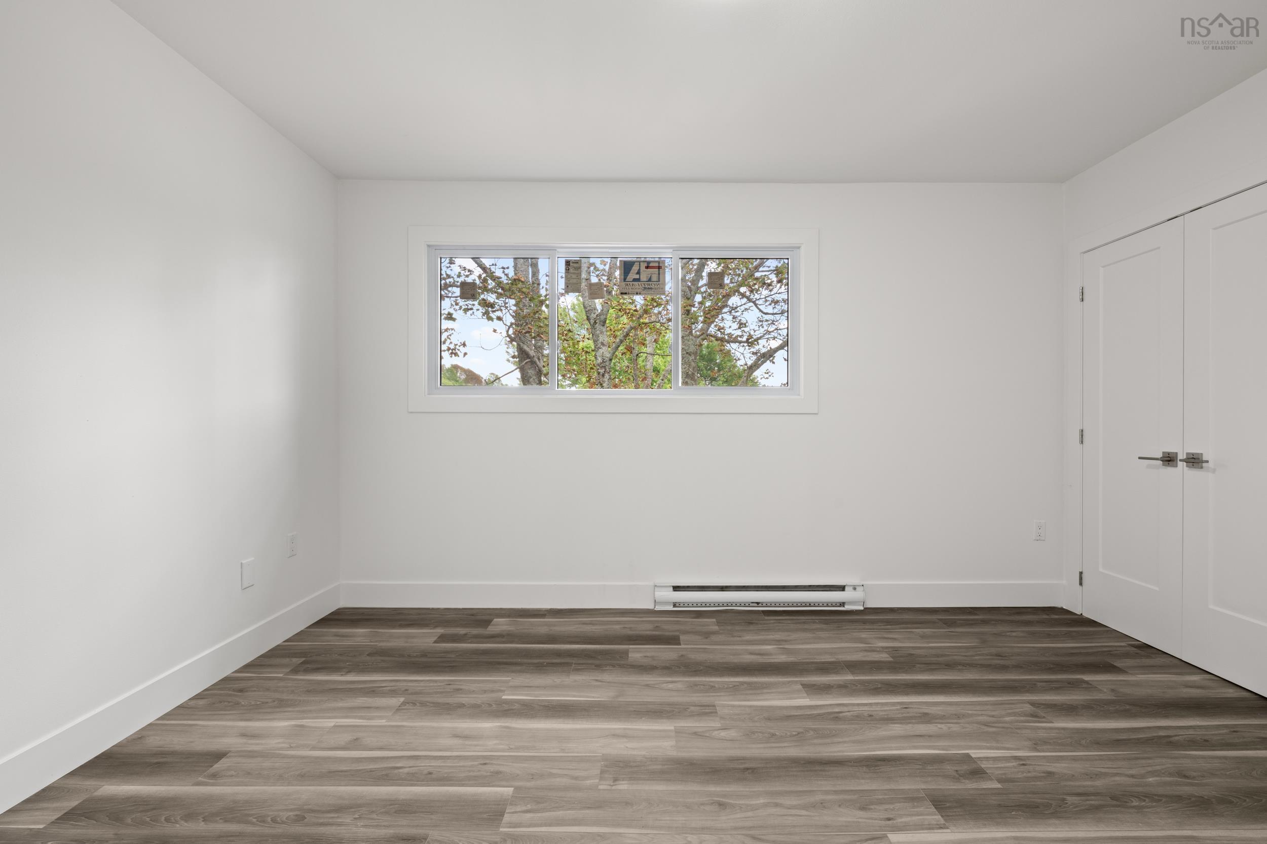 $699,900.00: 23-23A Ruben Court, Dartmouth