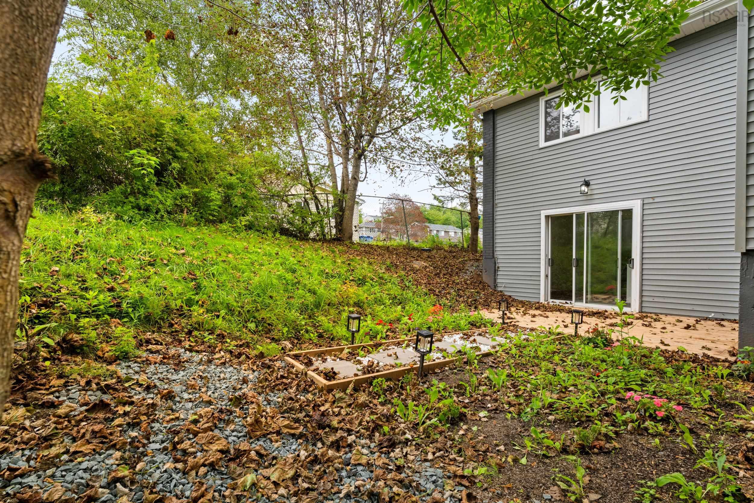$699,900.00: 23-23A Ruben Court, Dartmouth