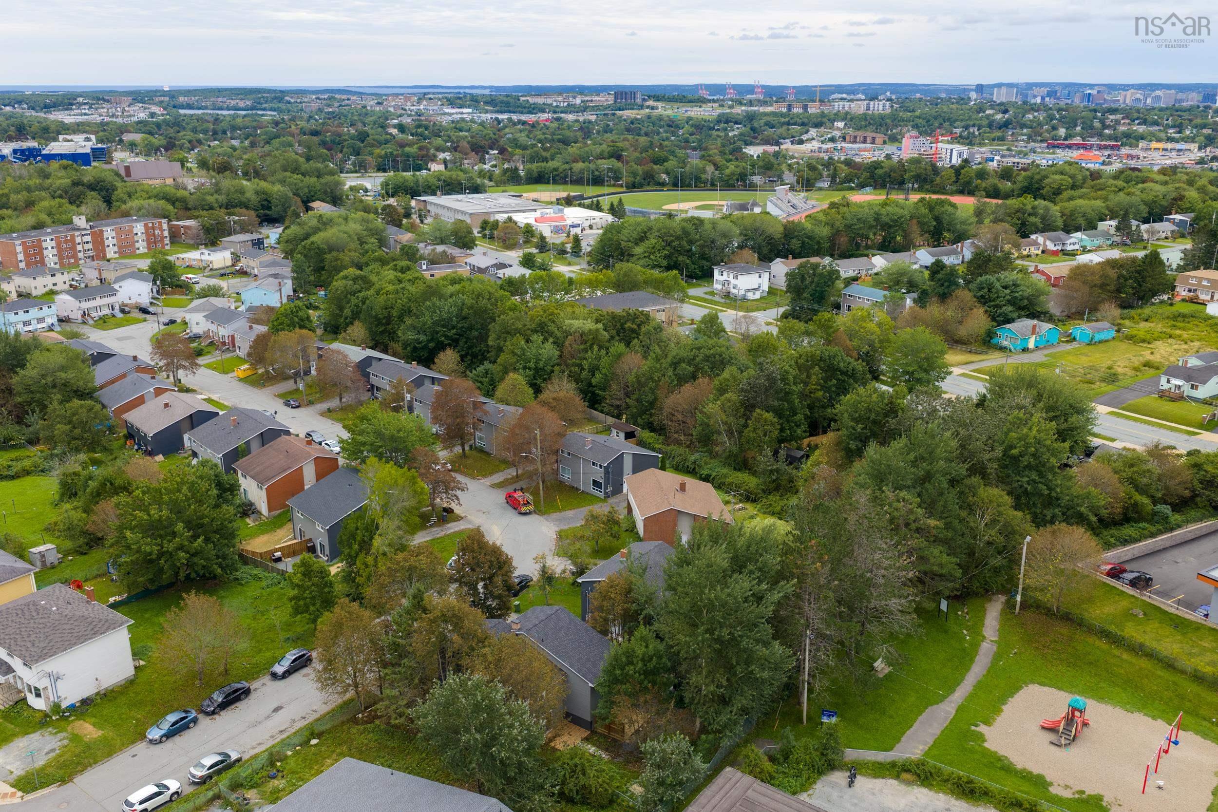 $699,900.00: 23-23A Ruben Court, Dartmouth