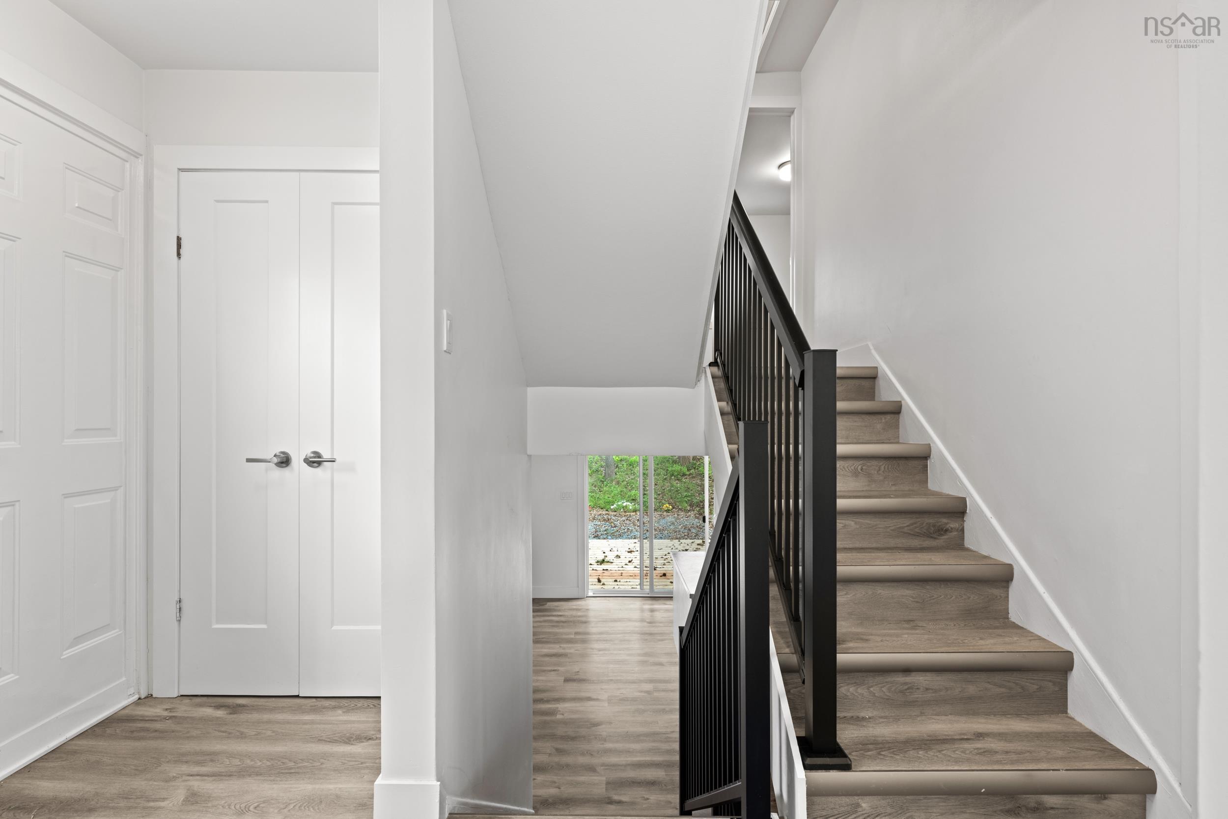 $699,900.00: 23-23A Ruben Court, Dartmouth