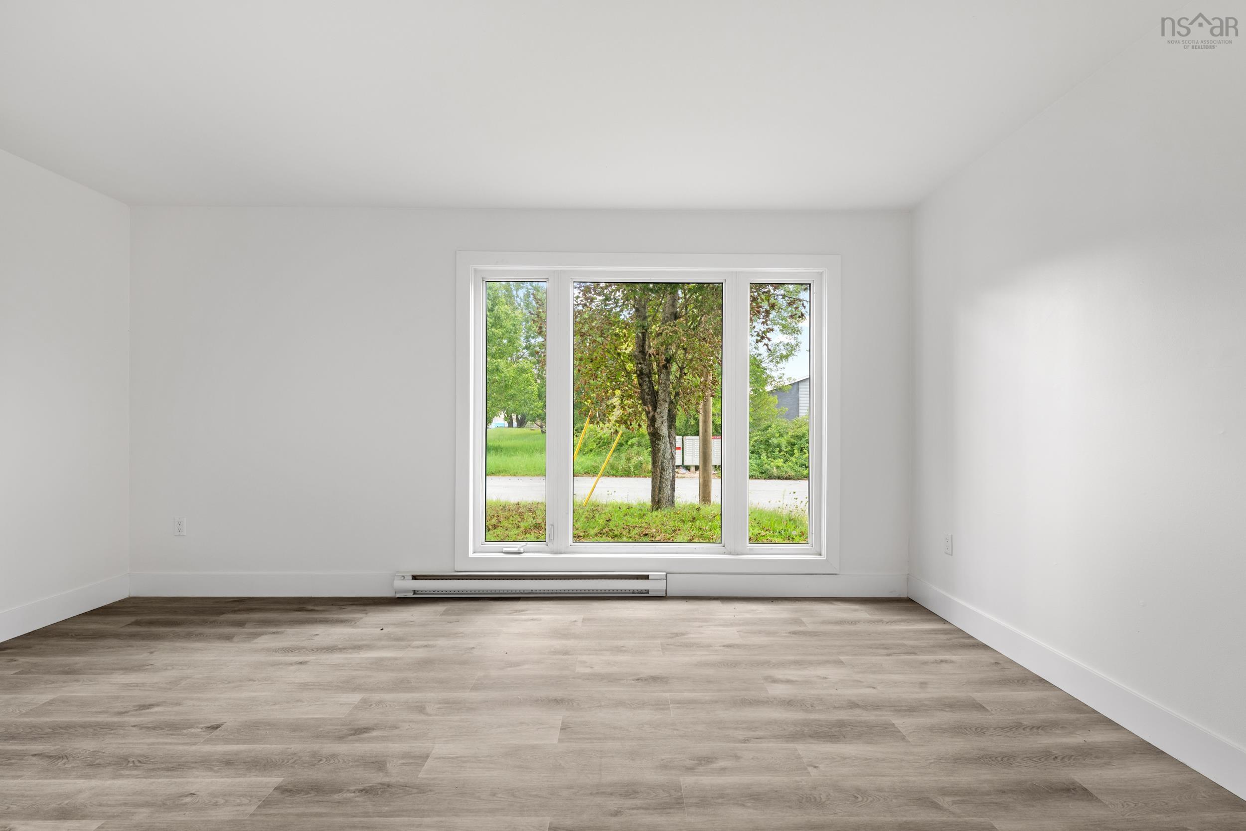 $699,900.00: 23-23A Ruben Court, Dartmouth