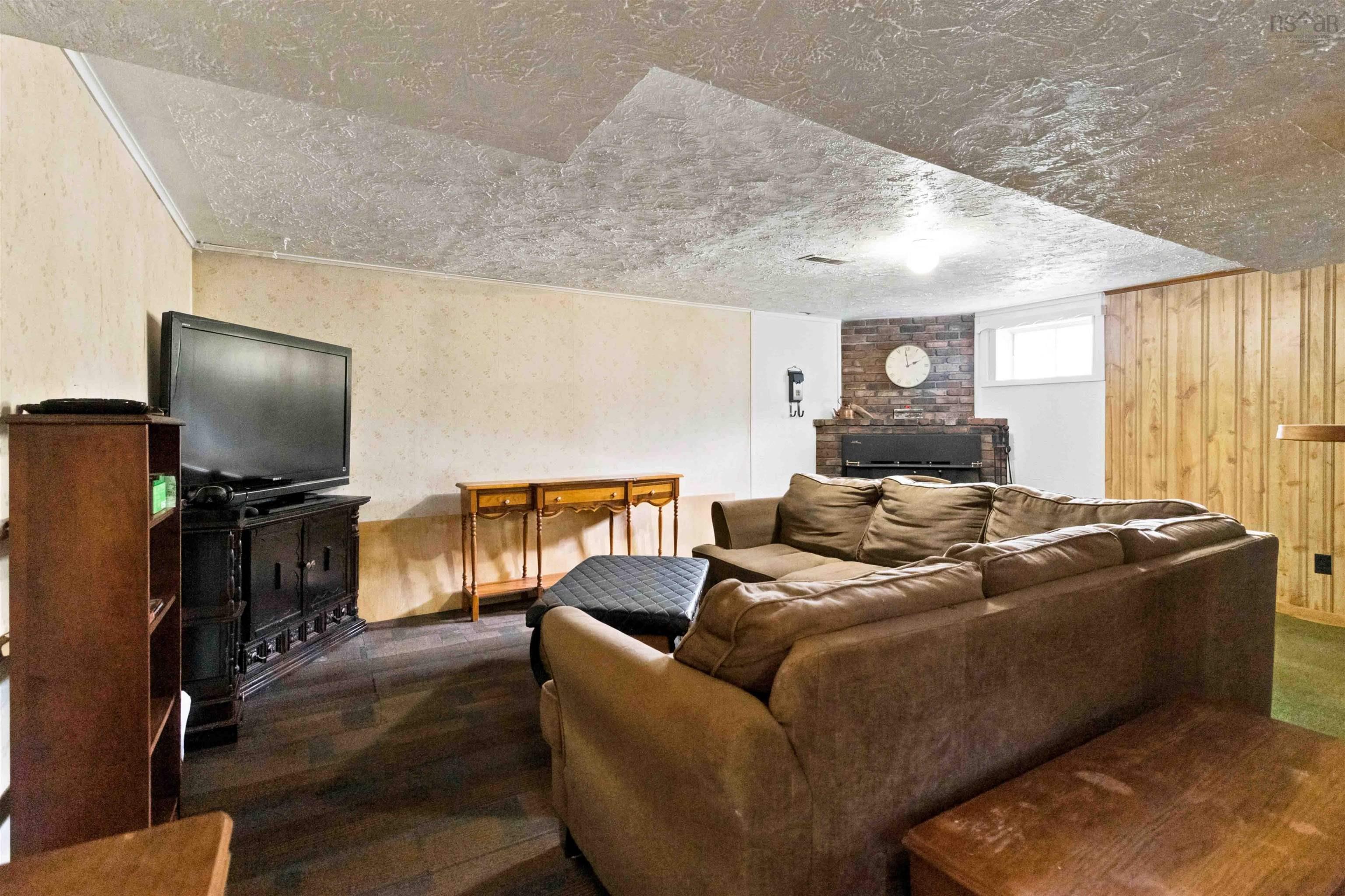 $439,900.00: 30 Memorial Drive, Westphal