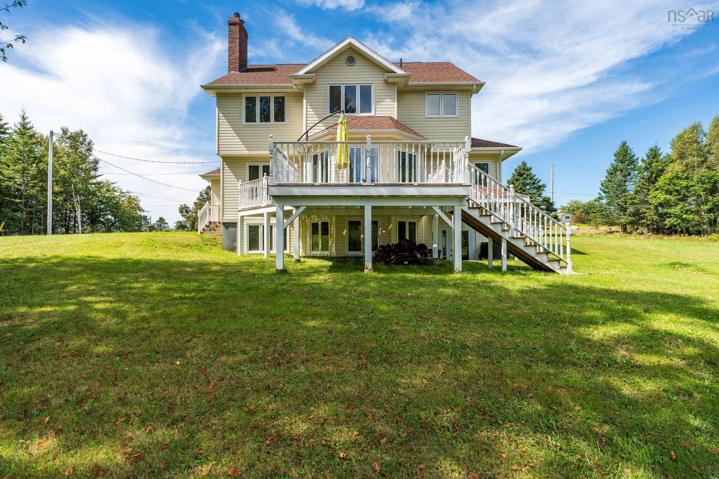 $699,000.00: 12 Homecrest Terrace, Pleasant Valley